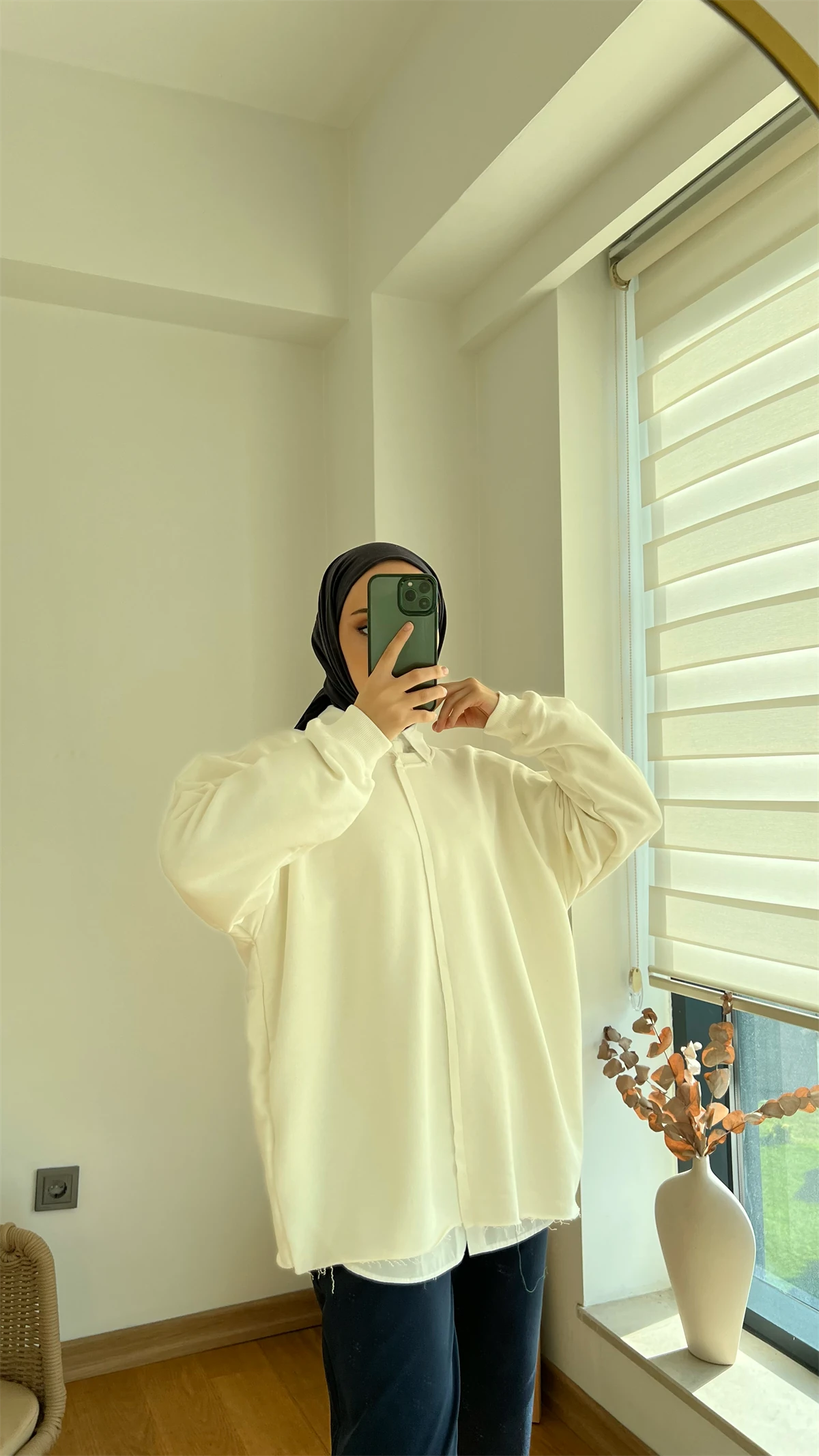 Altı Kesik Detaylı Sweatshirt Krem