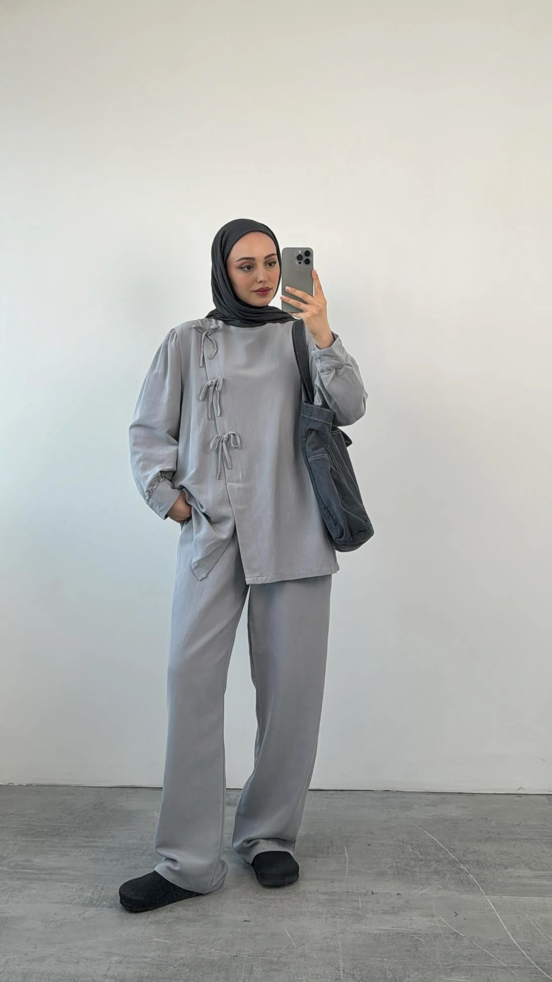 Hakim Yaka Gömlekli Takım Gri