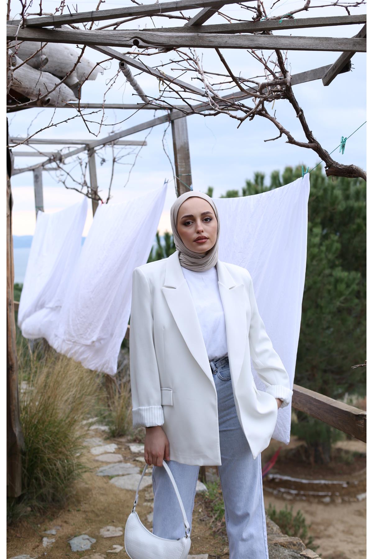 İç Astarı Çizgili Blazer Ceket Beyaz