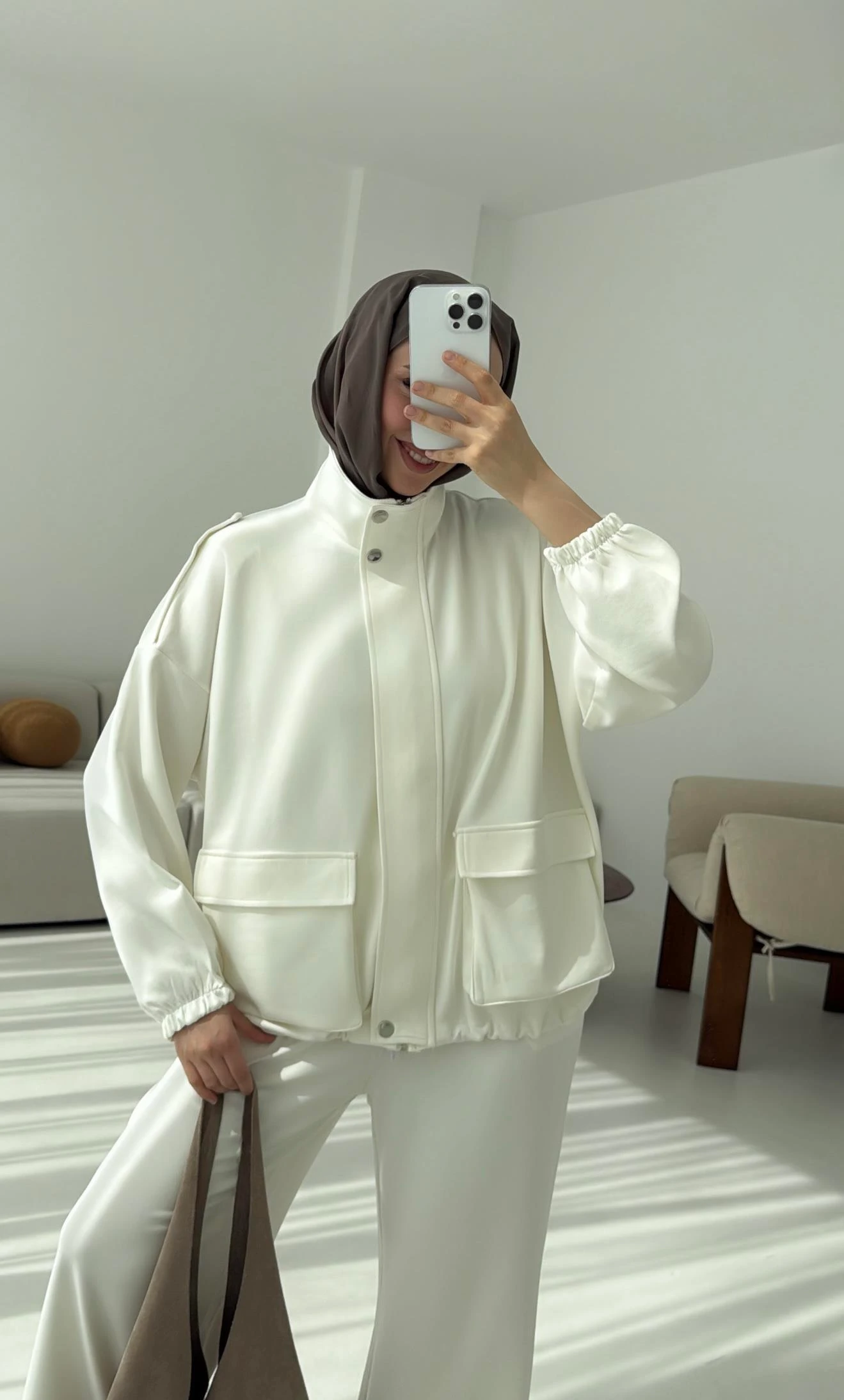 Omuz Apoletli Takım Beyaz