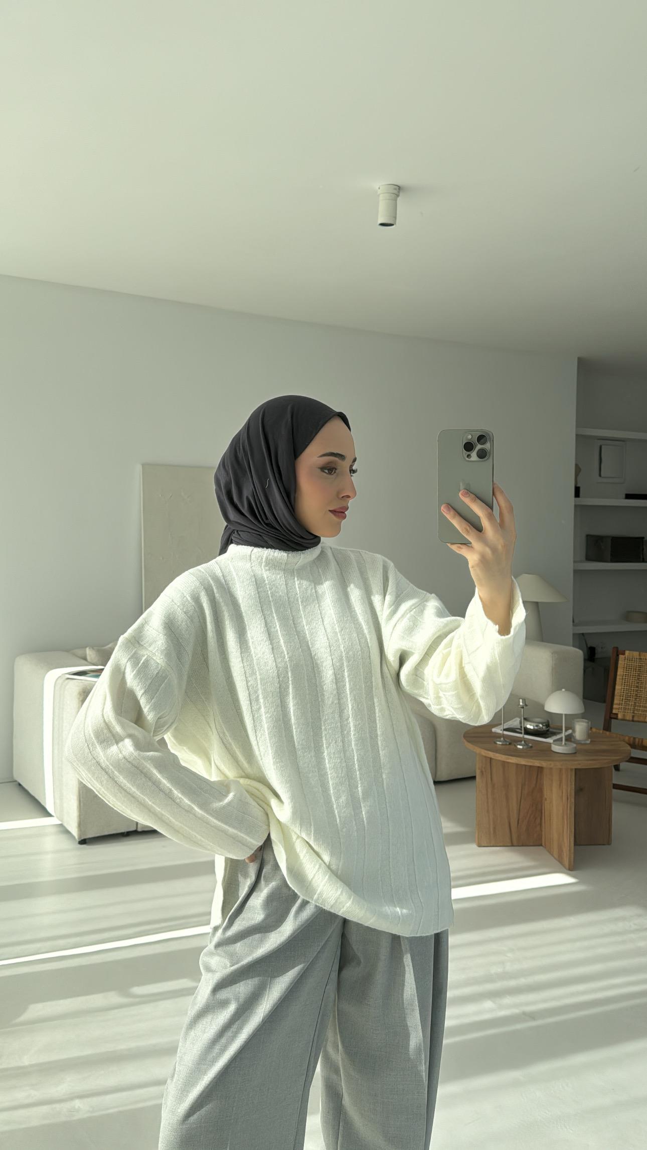 Yırtmaç Detaylı Triko Ekru