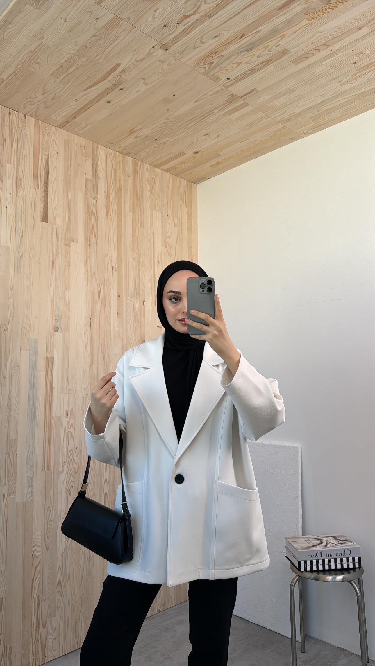 Beyaz Oversize Cepli Mevsimlik Premium Ceket