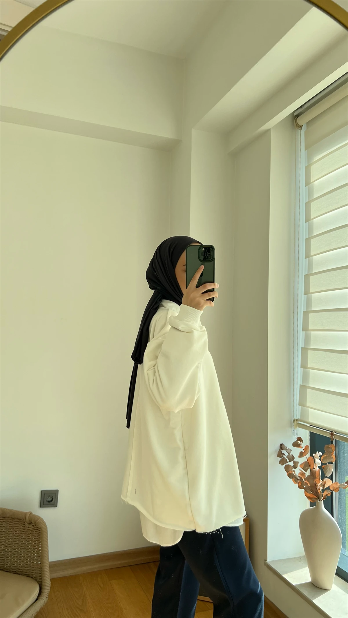 Altı Kesik Detaylı Sweatshirt Krem