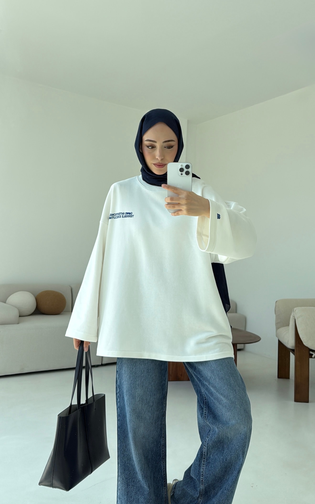 Nakışlı Oversize Sweatshirt Beyaz