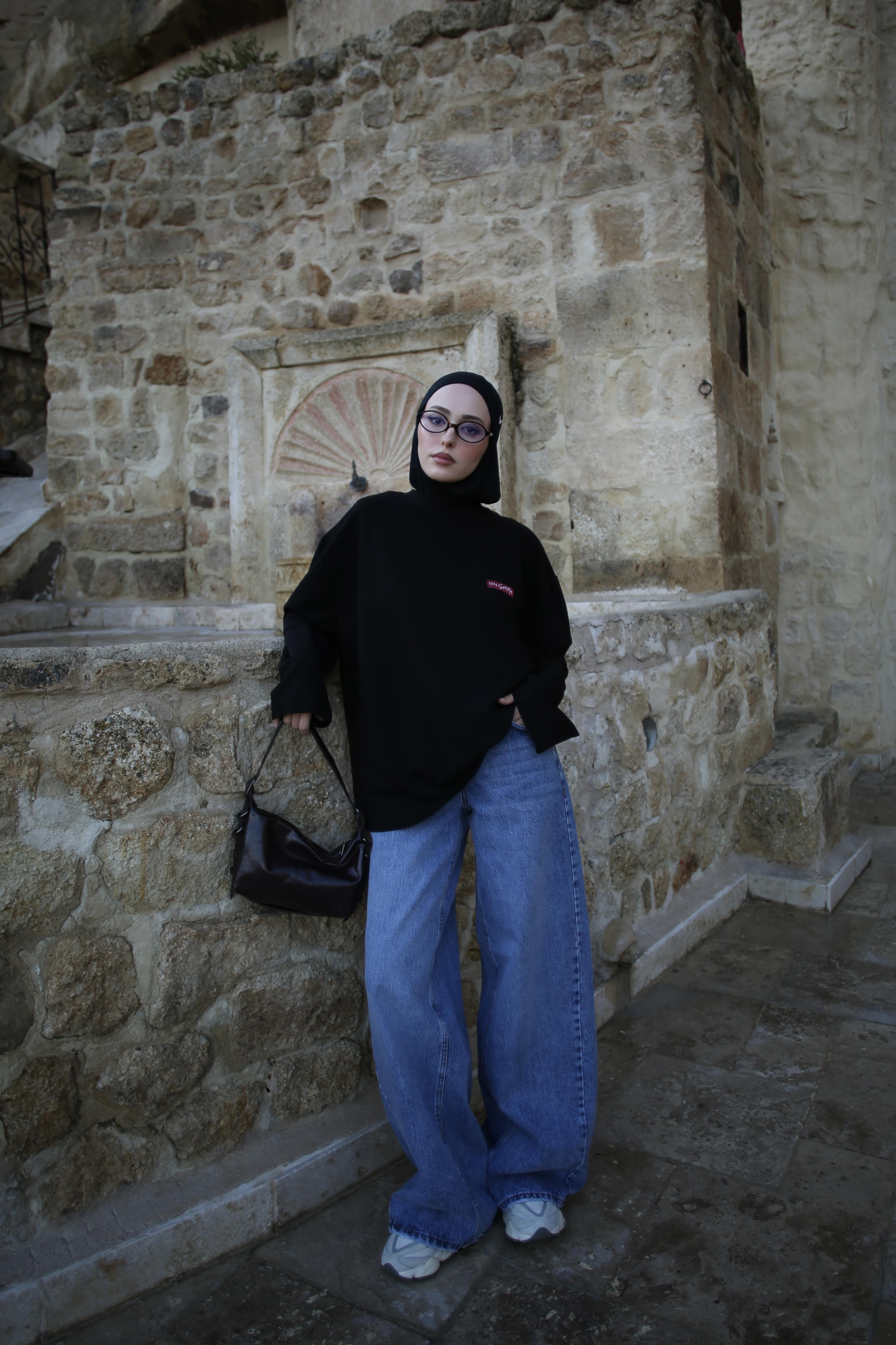 Etiket Baskılı Yazlık Sweatshirt Siyah