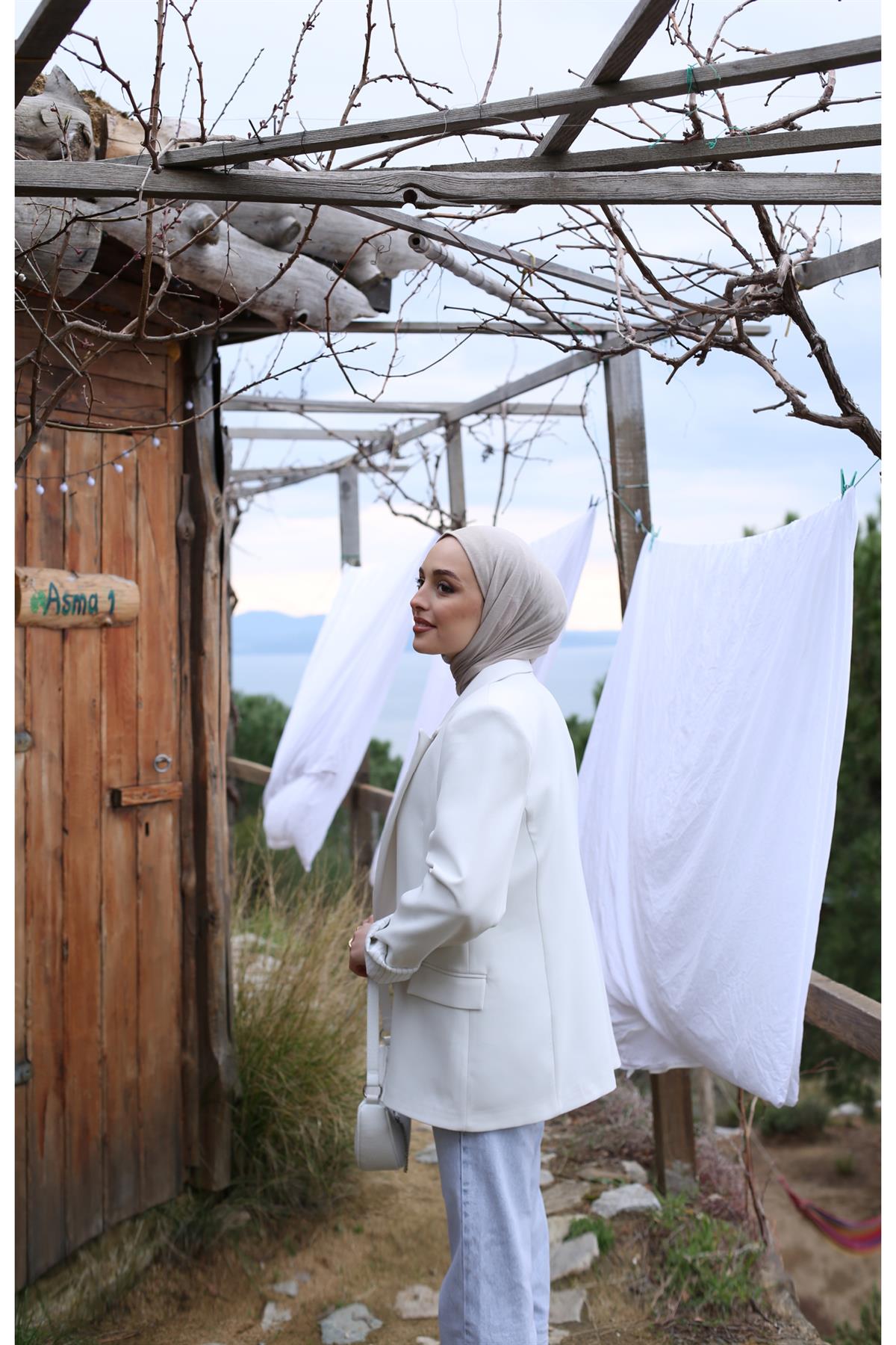 İç Astarı Çizgili Blazer Ceket Beyaz