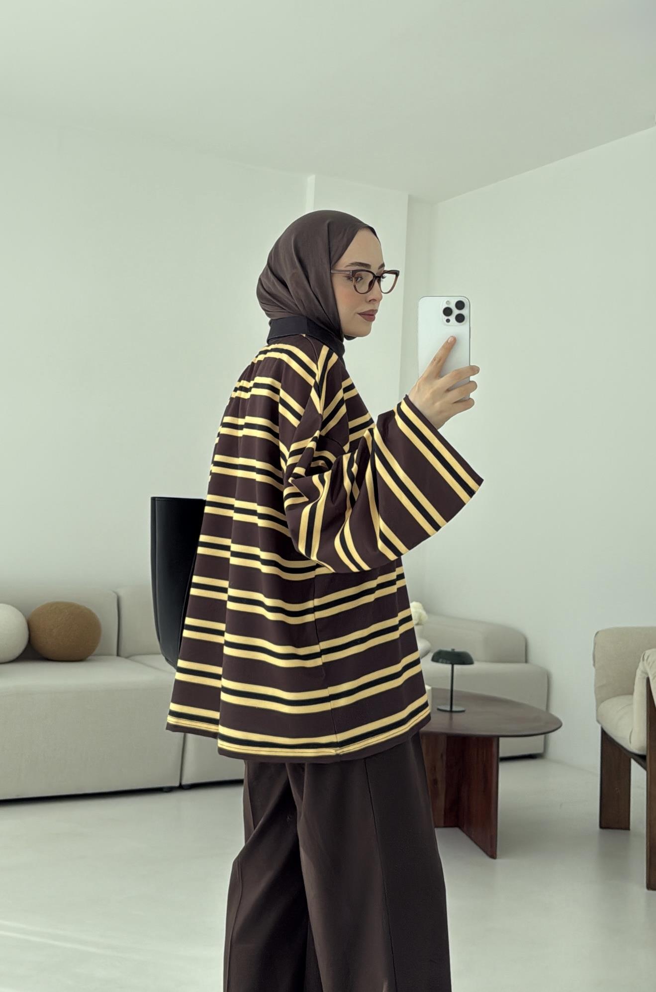 Sarı Çizgili Polo Yaka Sweatshrt