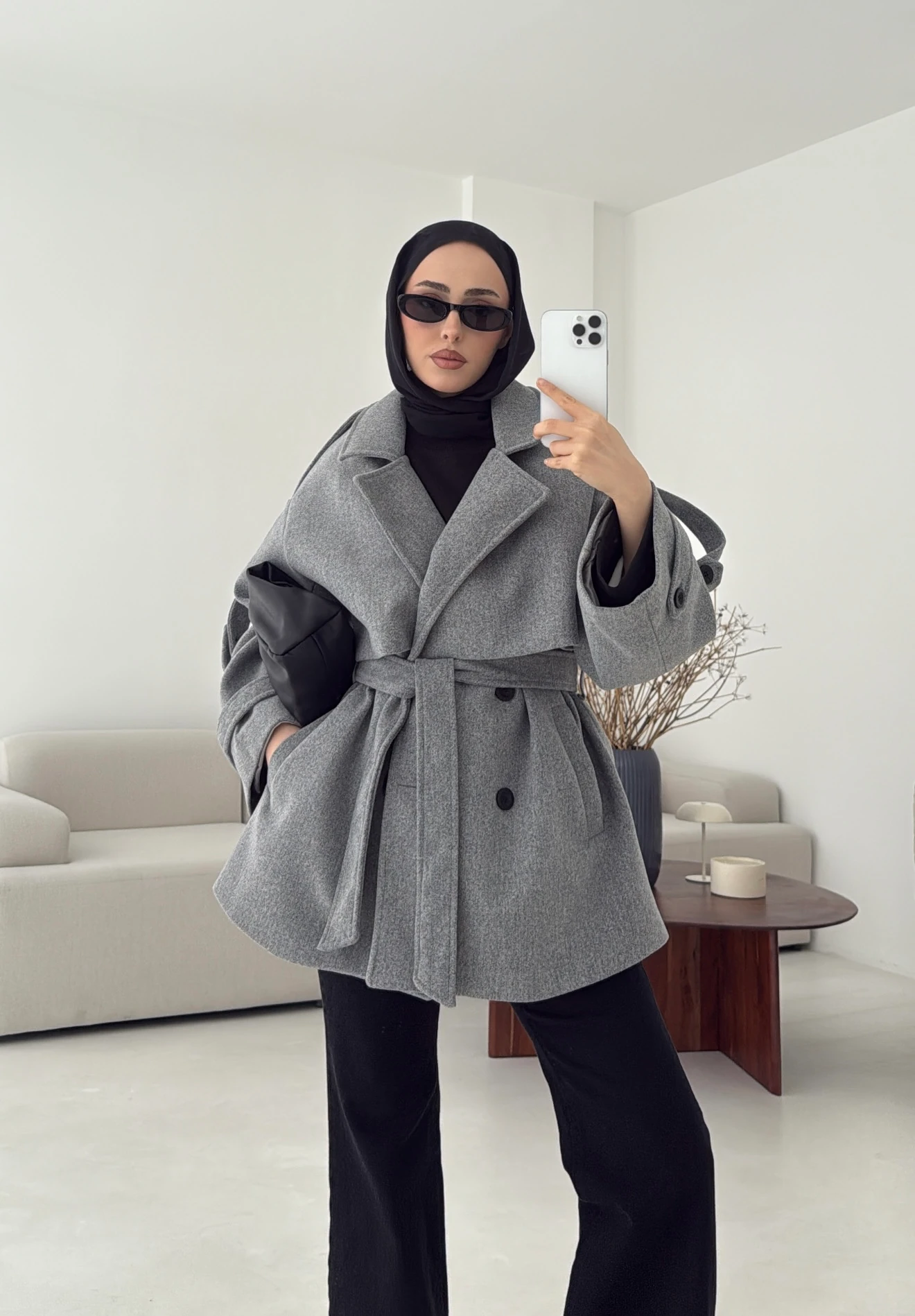 Gri Düğmeli Kol Manşetli Kaşe Kaban