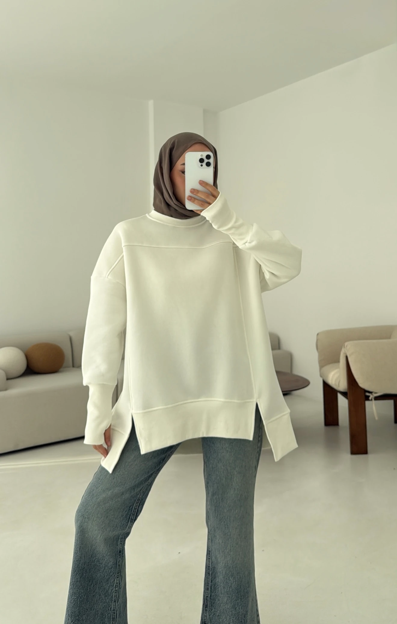 Parmak Geçmeli Asimetri Kesim Sweat Beyaz