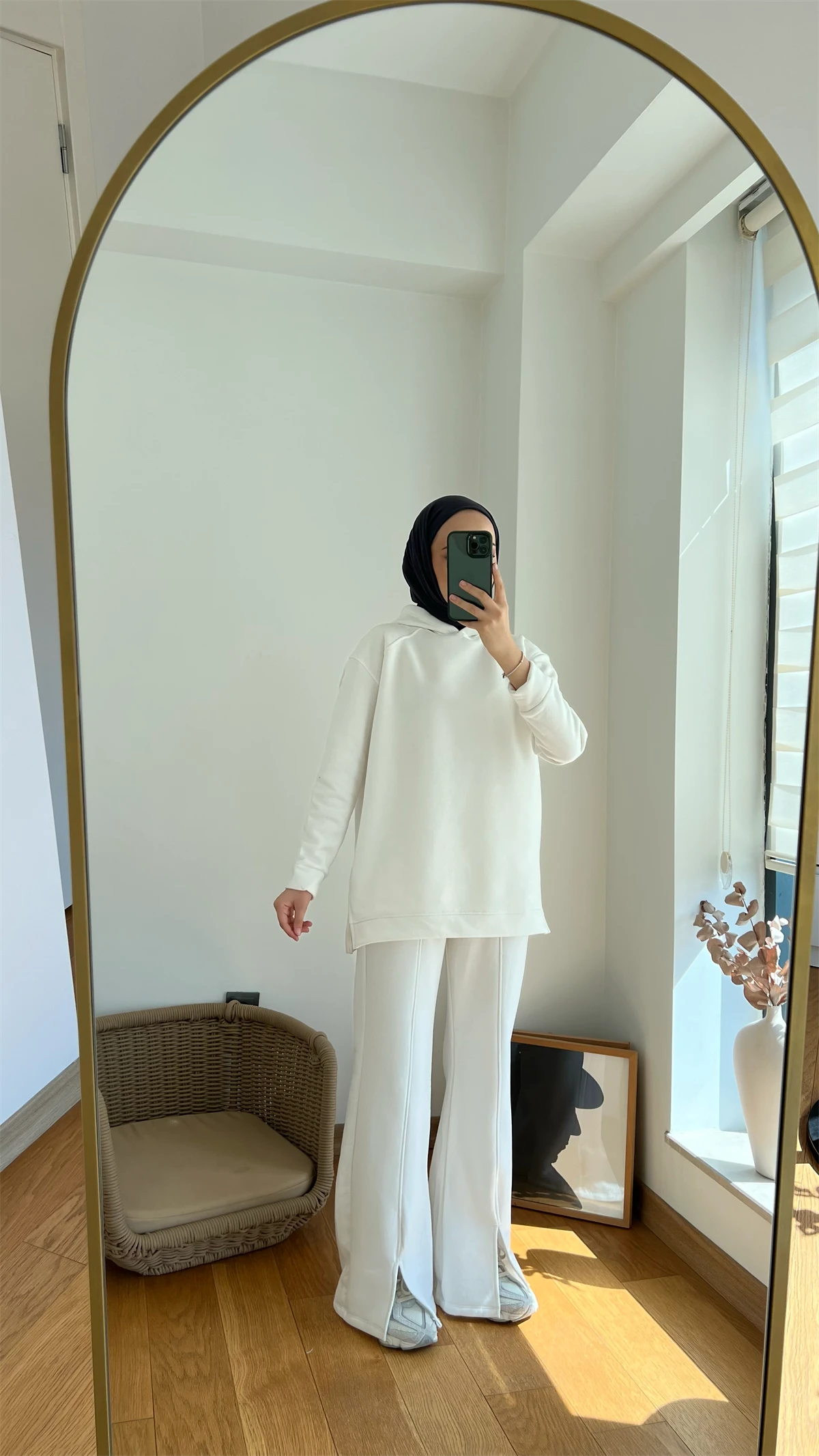 Yırtmaç Detaylı Takım Beyaz