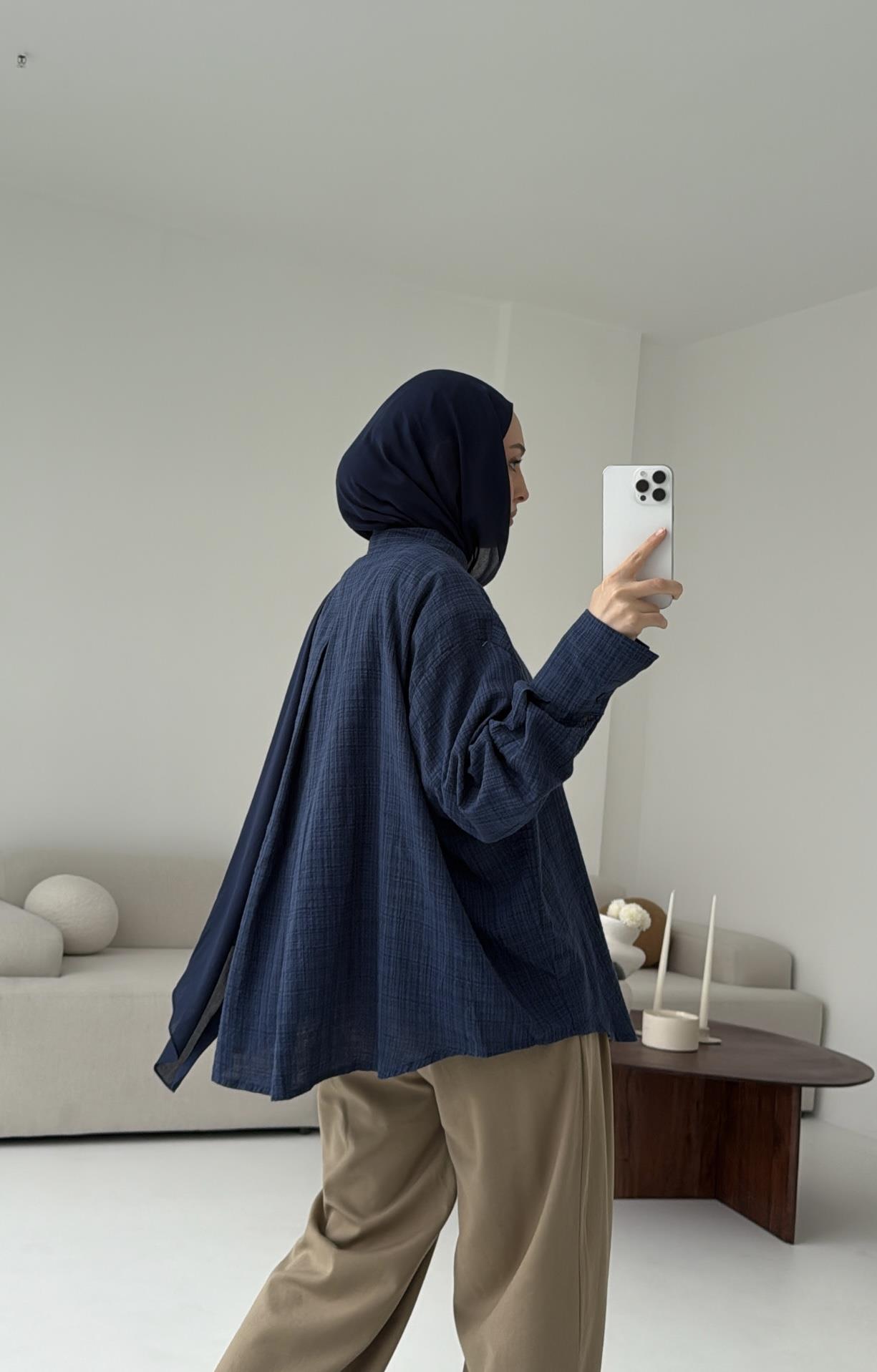 Kare Dokulu Lacivert Oversize Gömlek