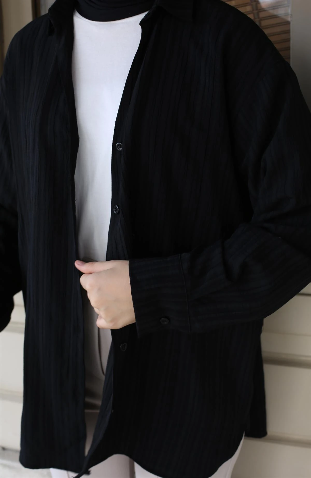 V Yaka Salaş Gömlek Siyah