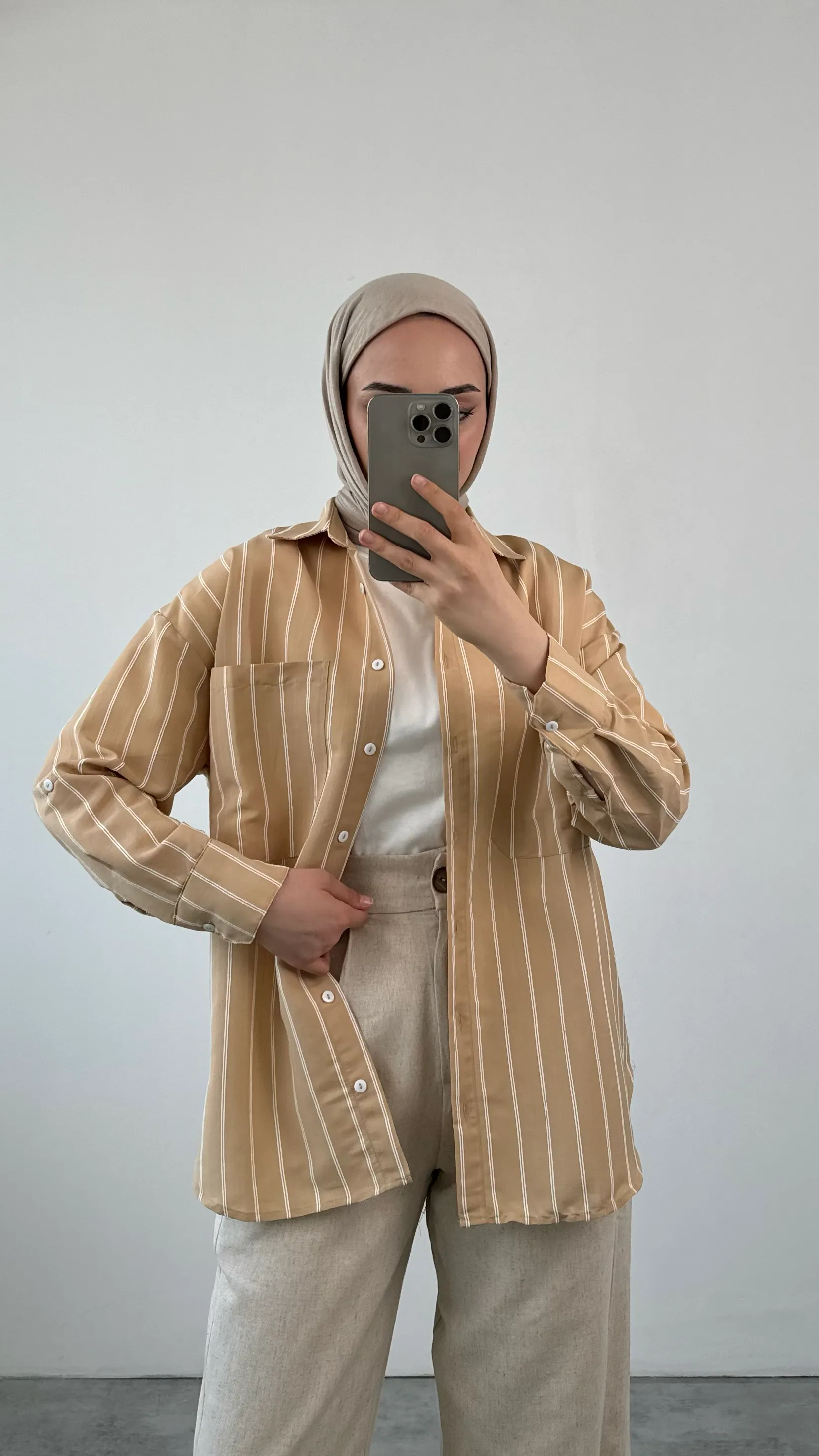 Çift Cep Çizgili Bej Gömlek