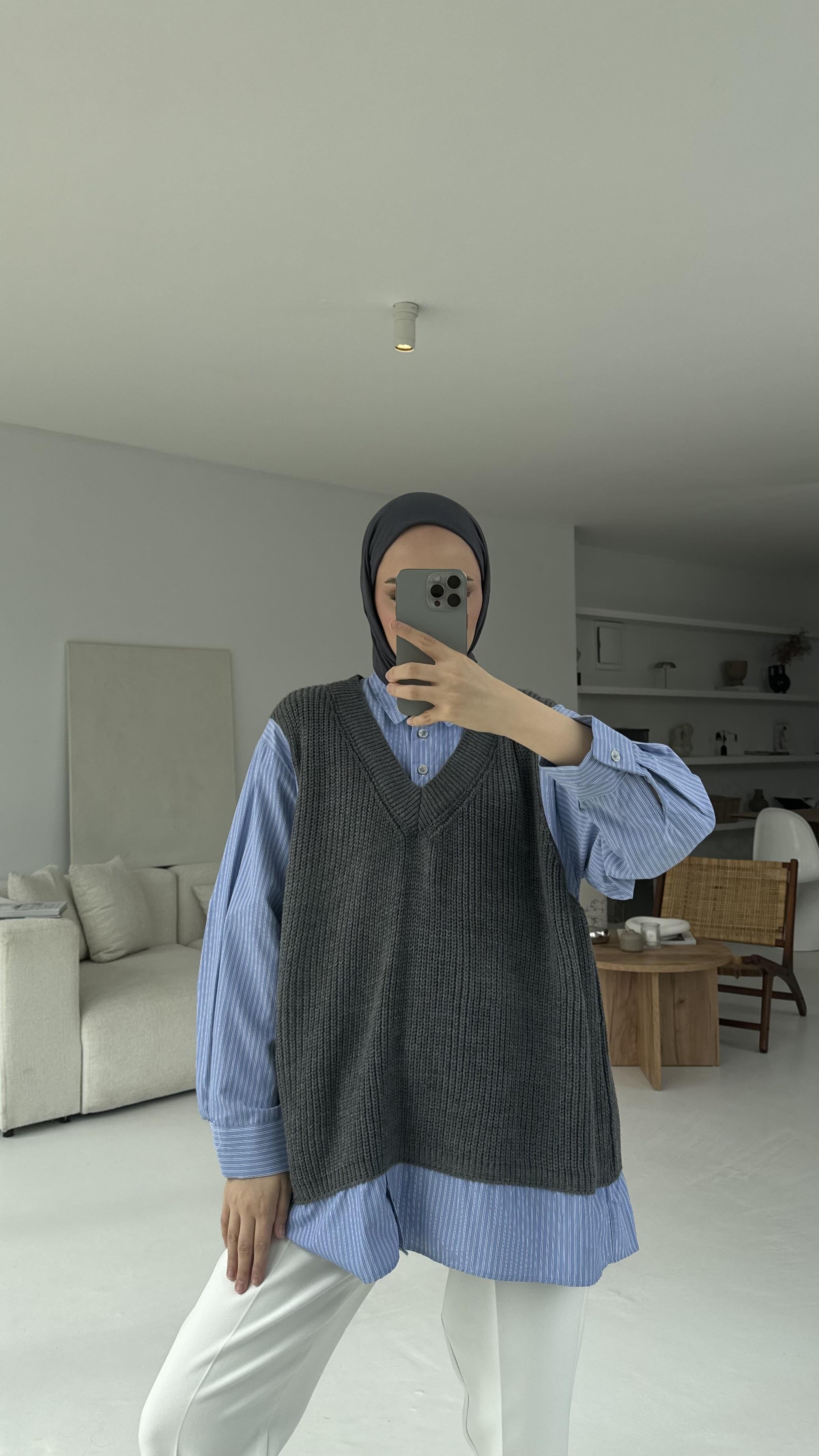 Gömlek Detaylı Triko