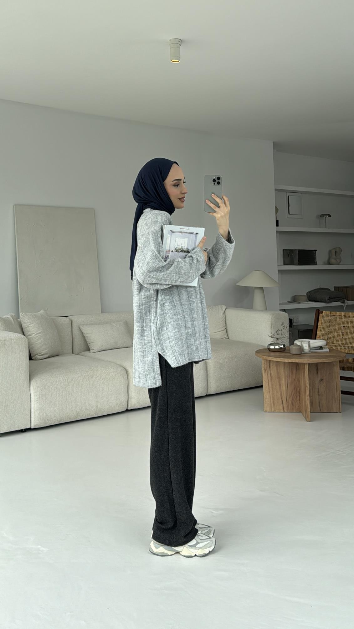 Yırtmaç Detaylı Triko Gri