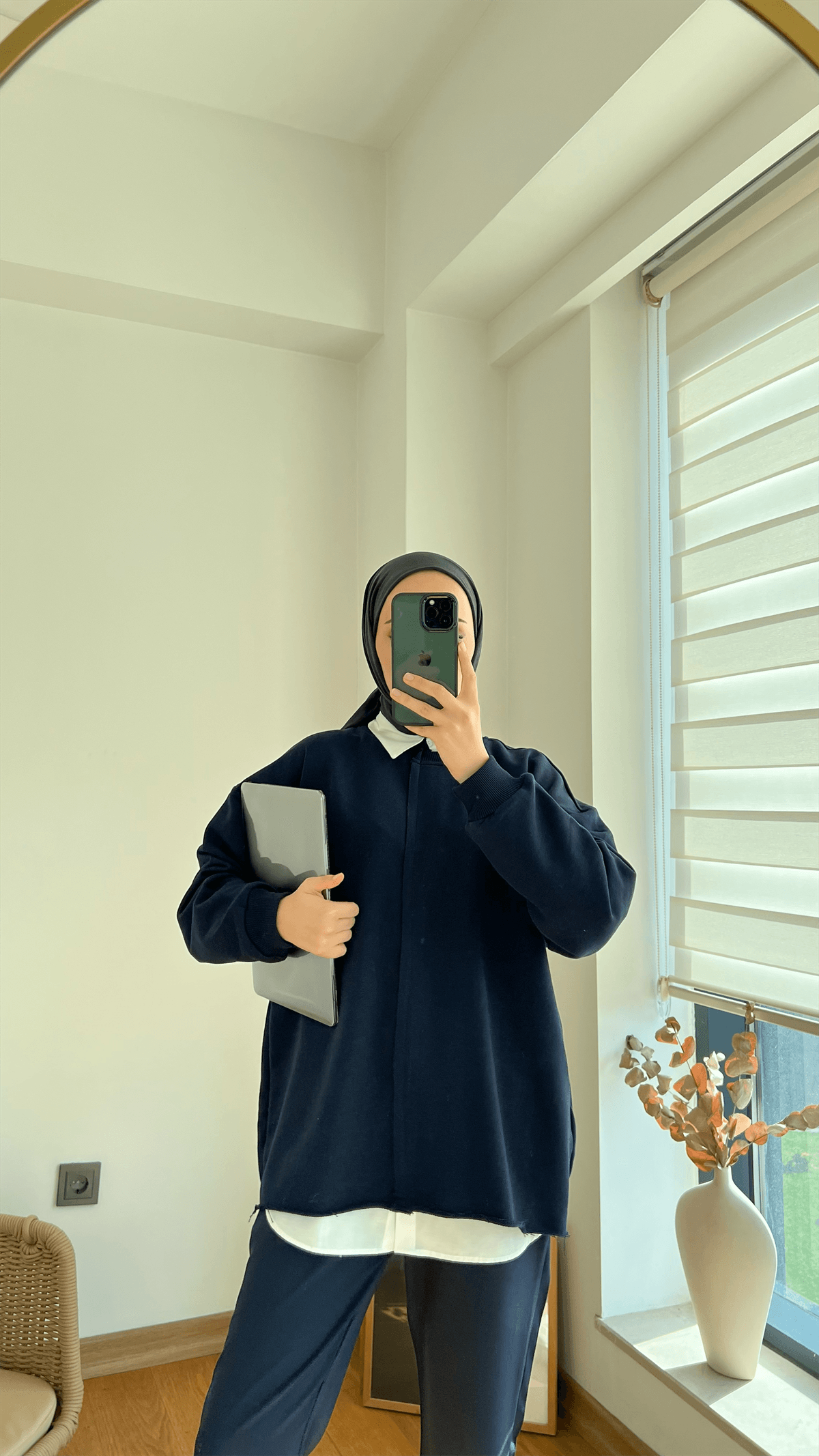 Altı Kesik Detaylı Sweatshirt Lacivert