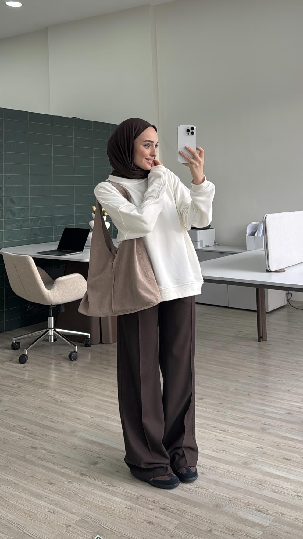 Kolları Dikiş Detaylı Oversize Sweatshirt Beyaz