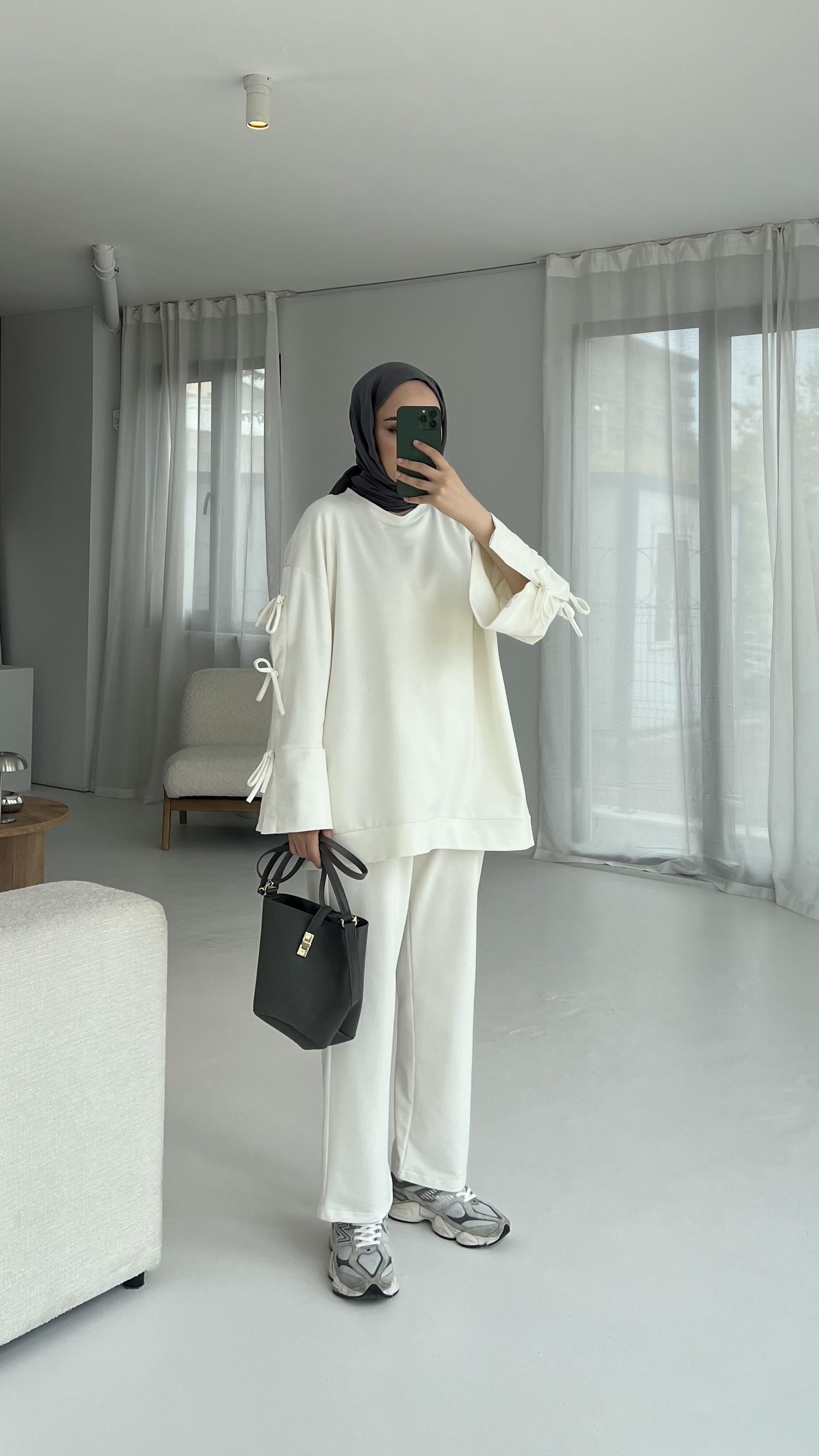 Kolları Detaylı Takım Ekru