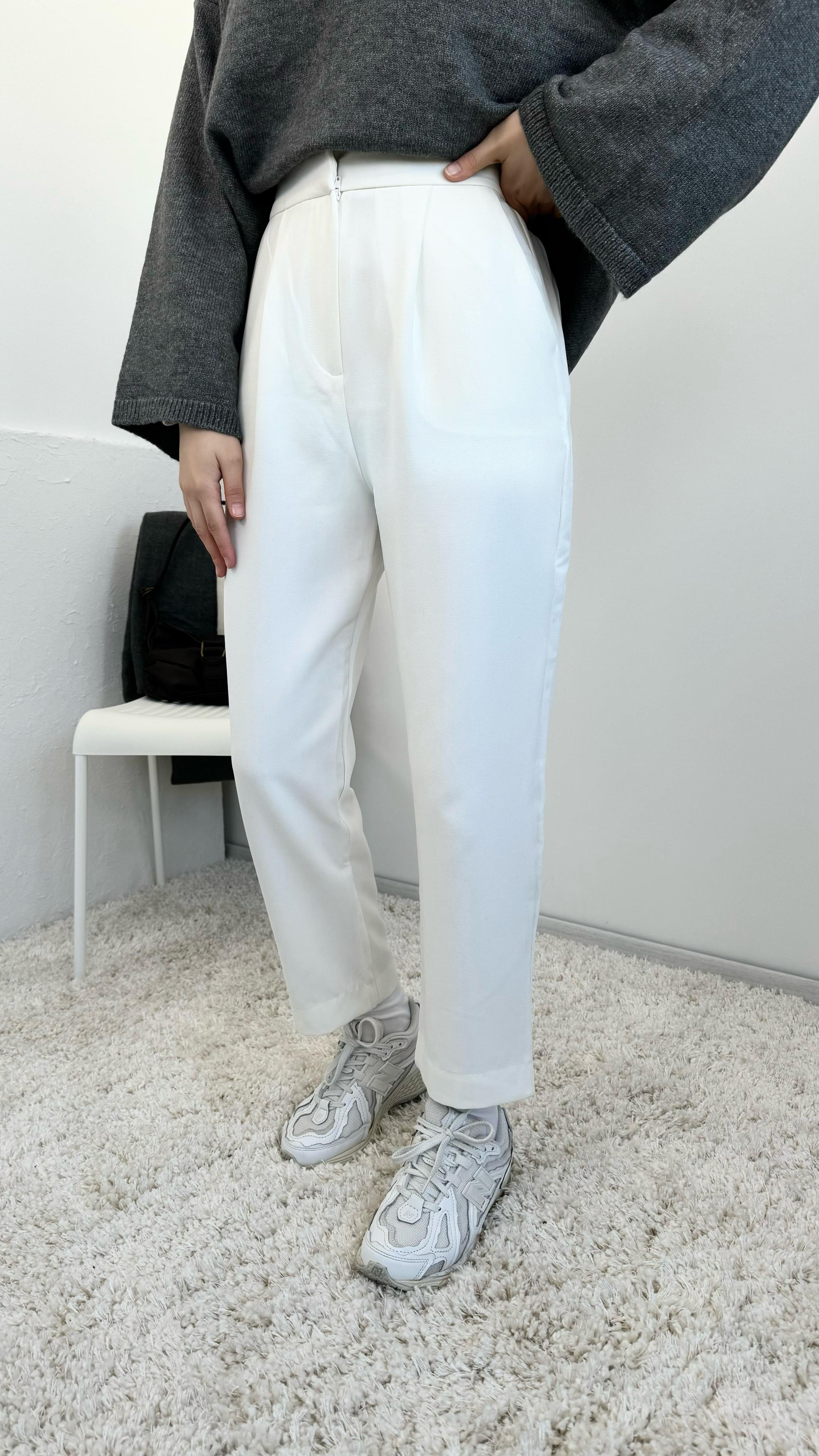 Beyaz Kumaş Pantolon