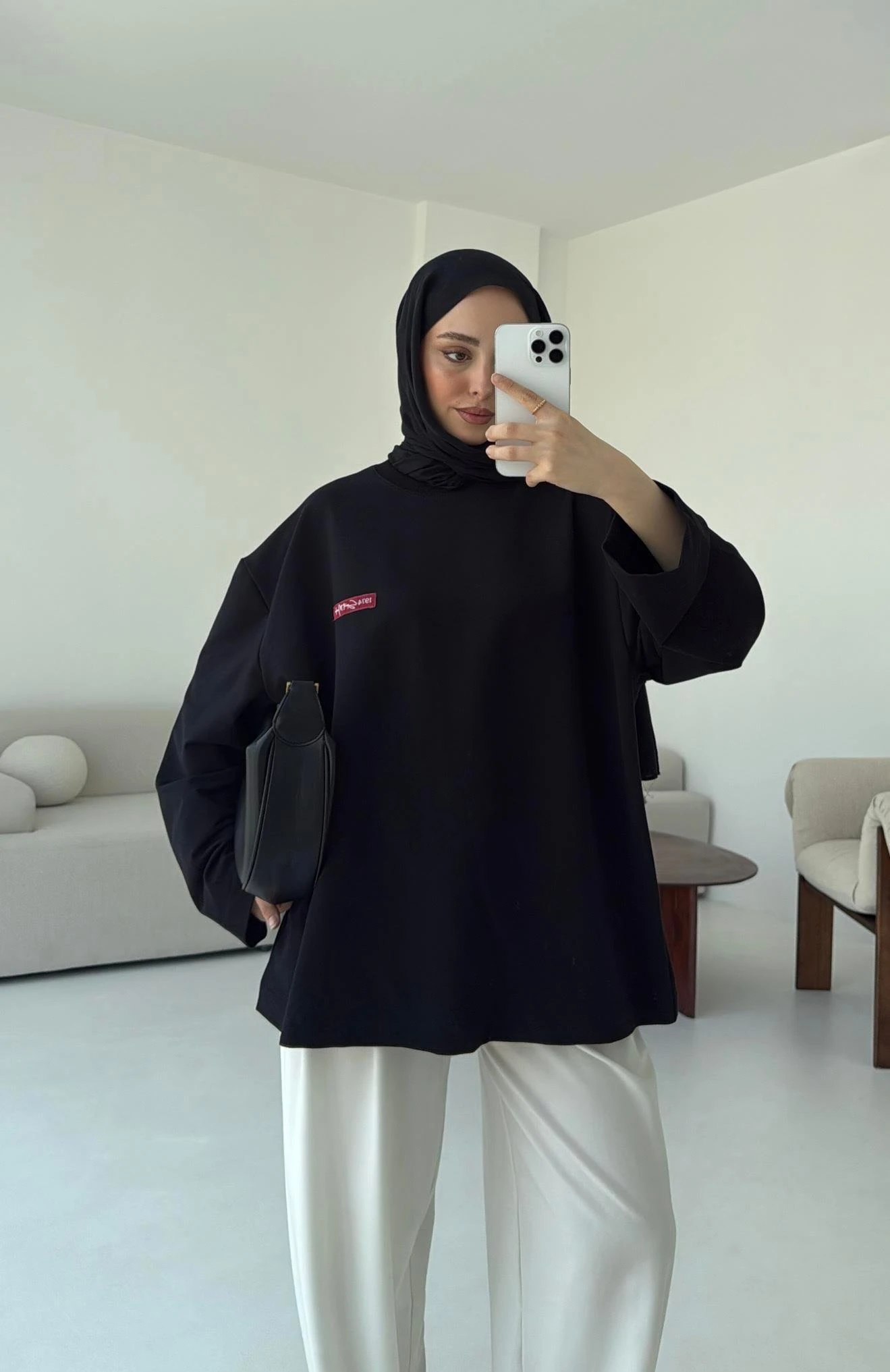 Etiket Baskılı Yazlık Sweatshirt Siyah