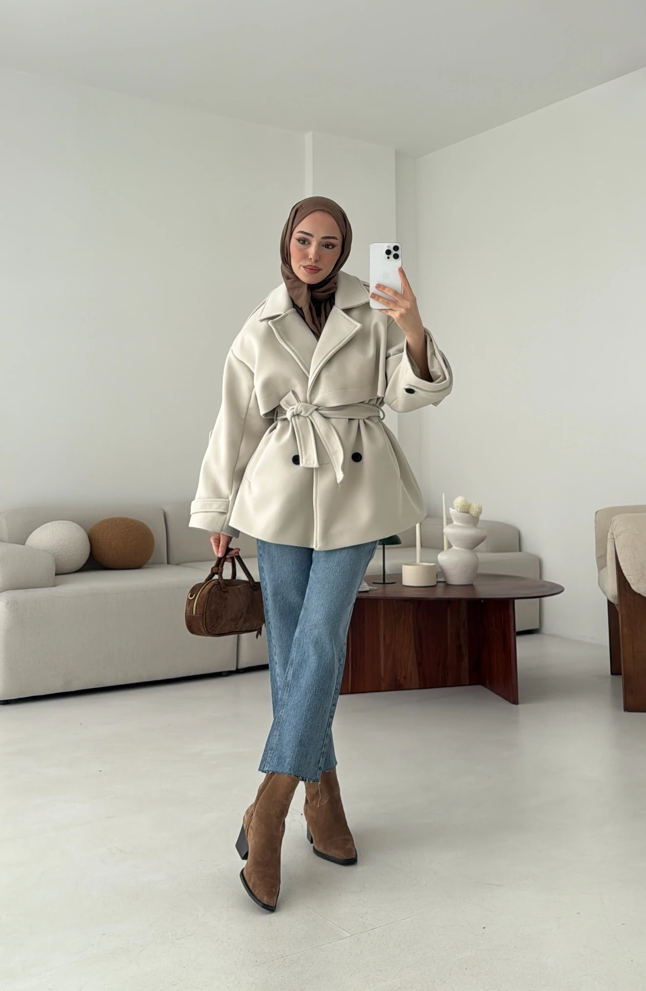 Bej Düğmeli Kol Manşetli Kaşe Kaban 