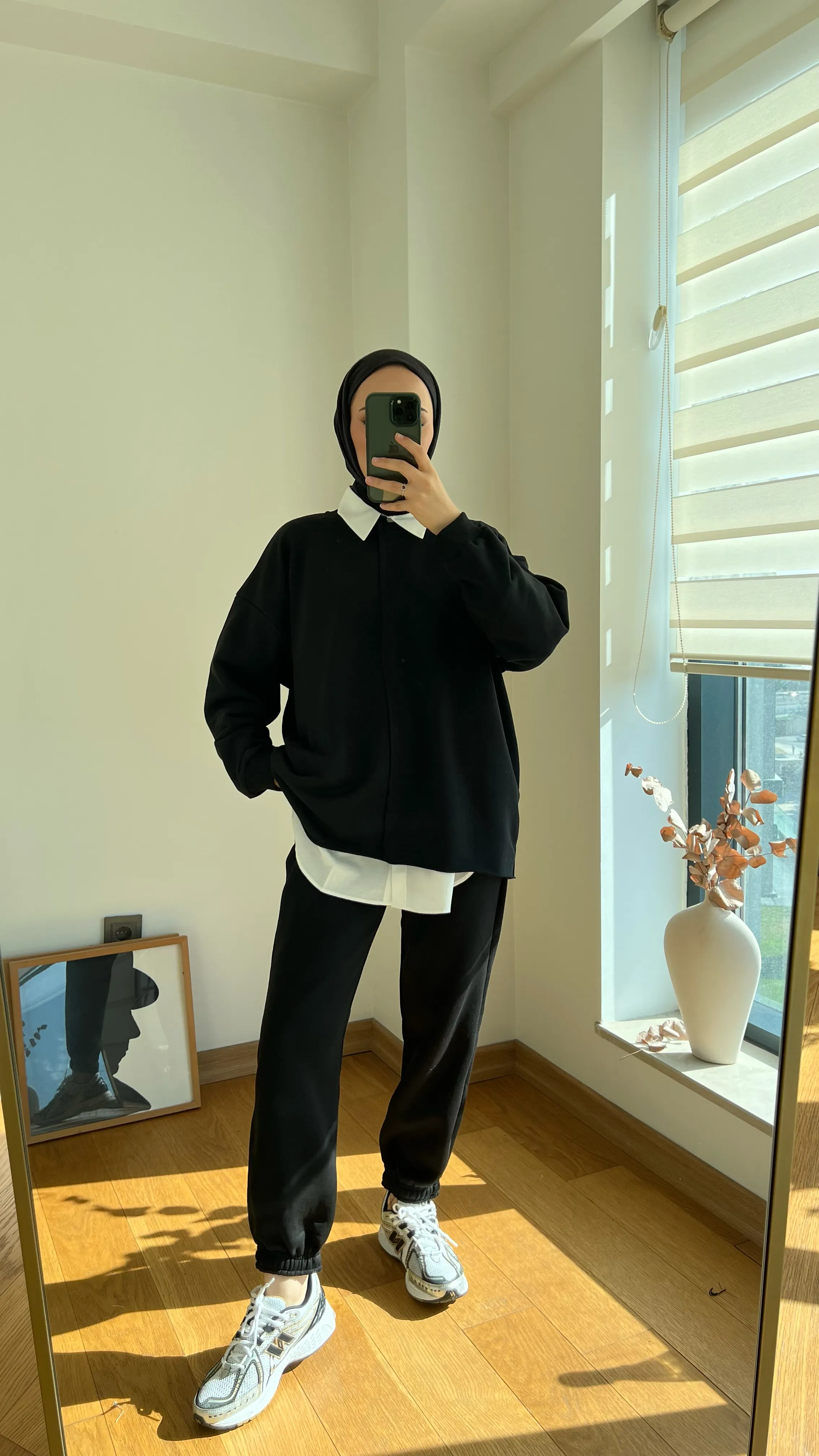 Altı Kesik Detaylı Sweatshirt Siyah