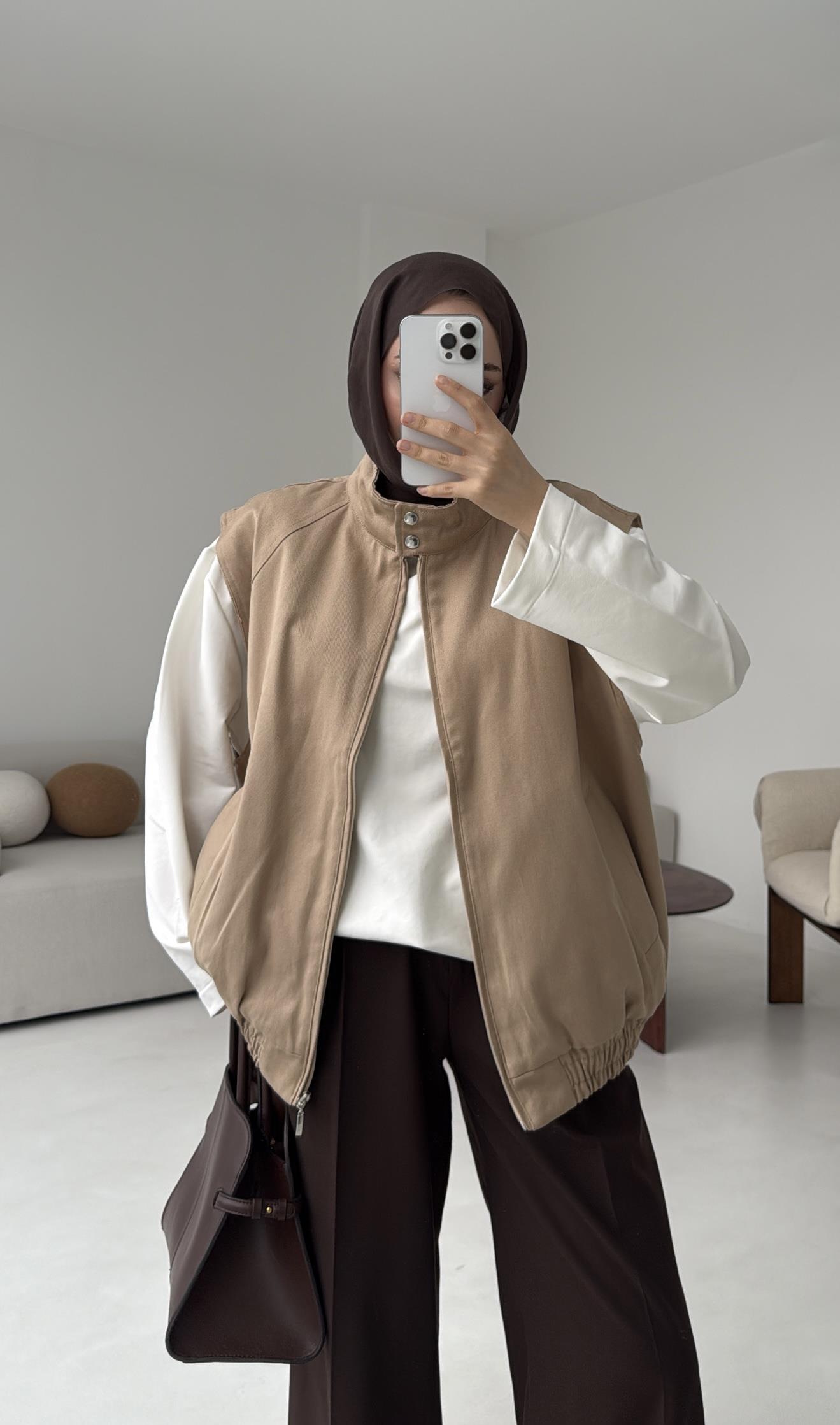 Dik Yaka Bej Gabardin Yelek