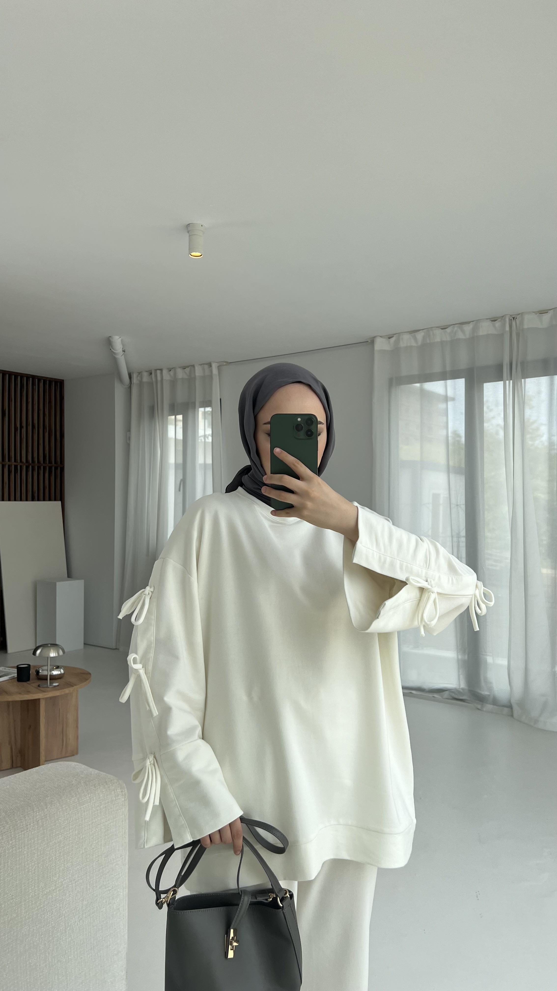 Kolları Detaylı Takım Ekru