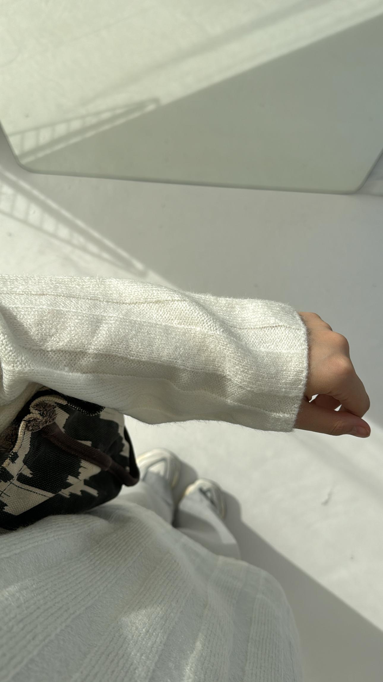 Yırtmaç Detaylı Triko Ekru