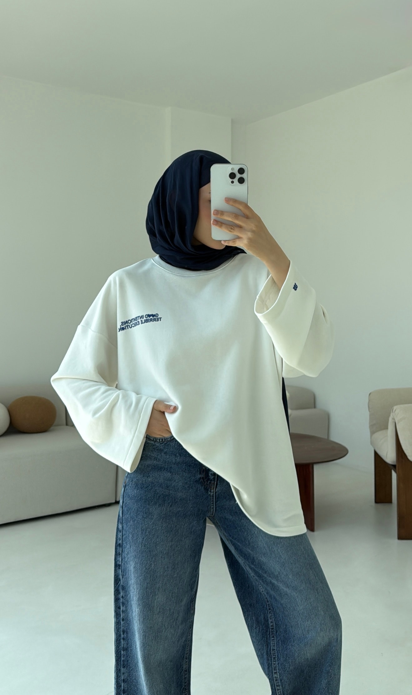 Nakışlı Oversize Sweatshirt Beyaz