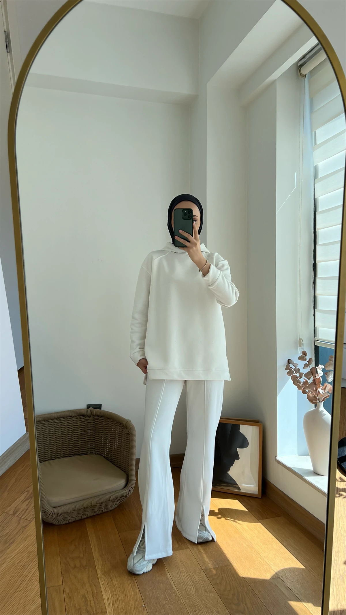 Yırtmaç Detaylı Takım Beyaz