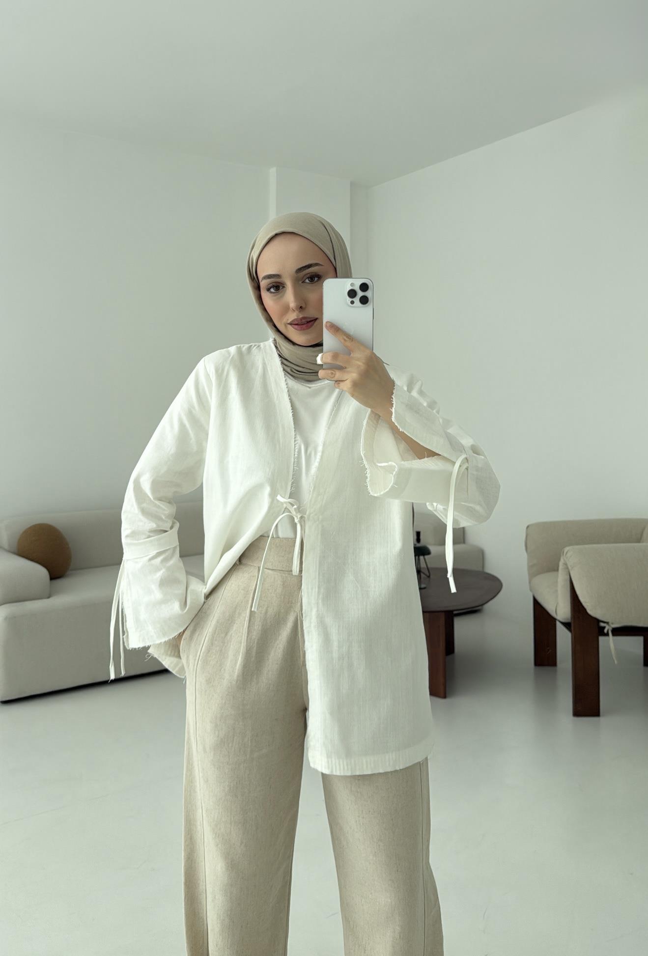 Kolu Yırtmaç Detay Kimono Beyaz