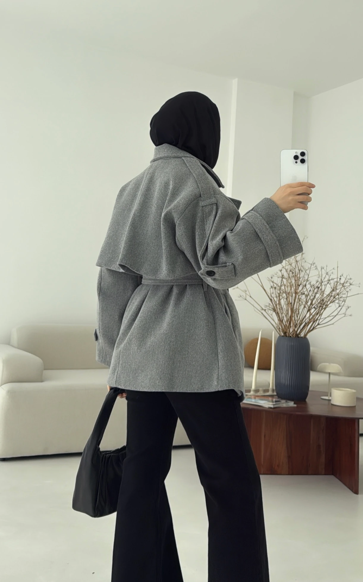 Gri Düğmeli Kol Manşetli Kaşe Kaban