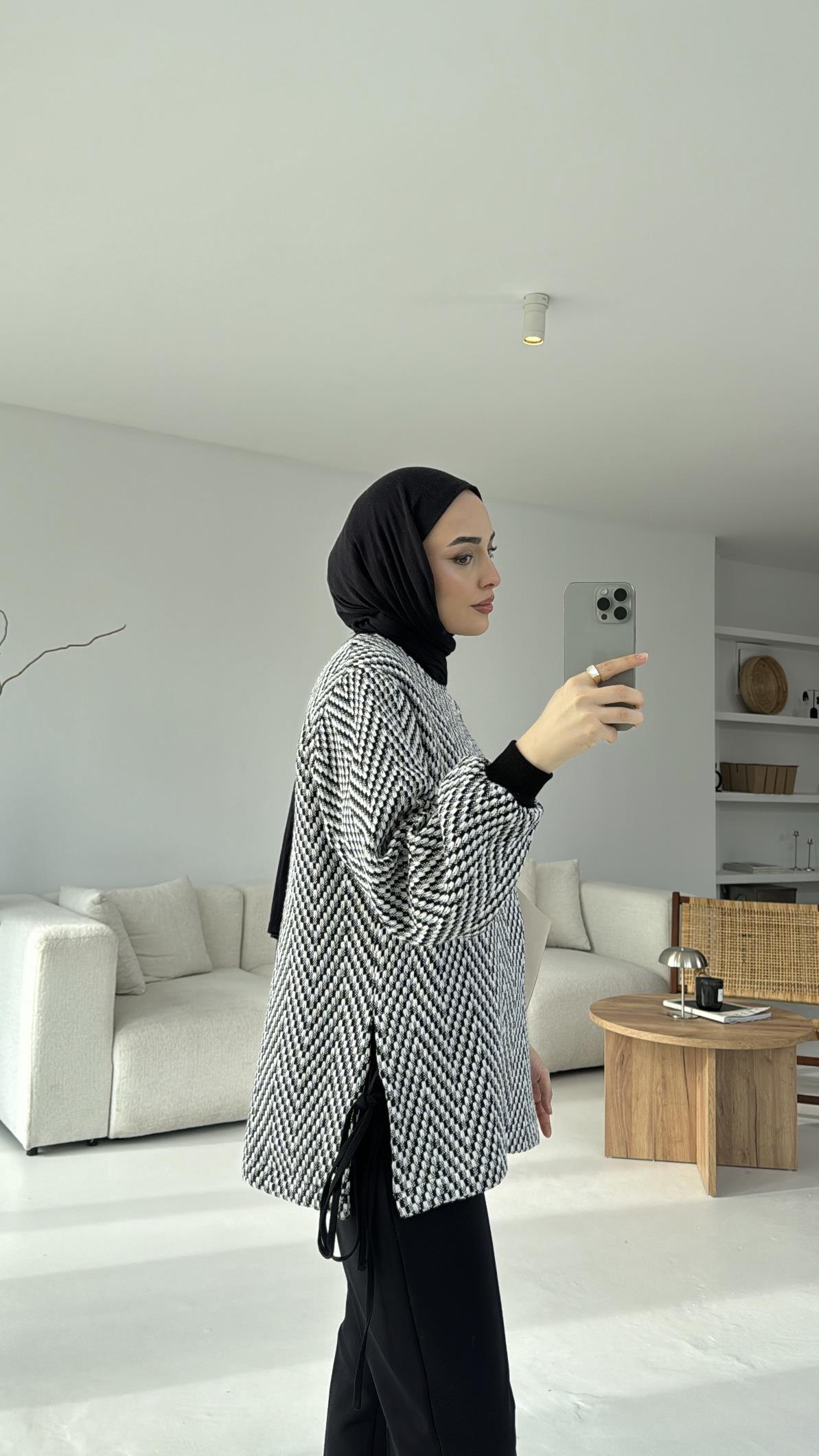 Balık Sırtı Yandan Bağlama Detaylı Siyah