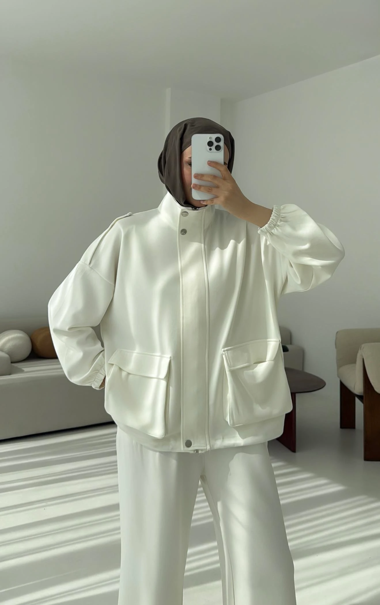 Omuz Apoletli Takım Beyaz