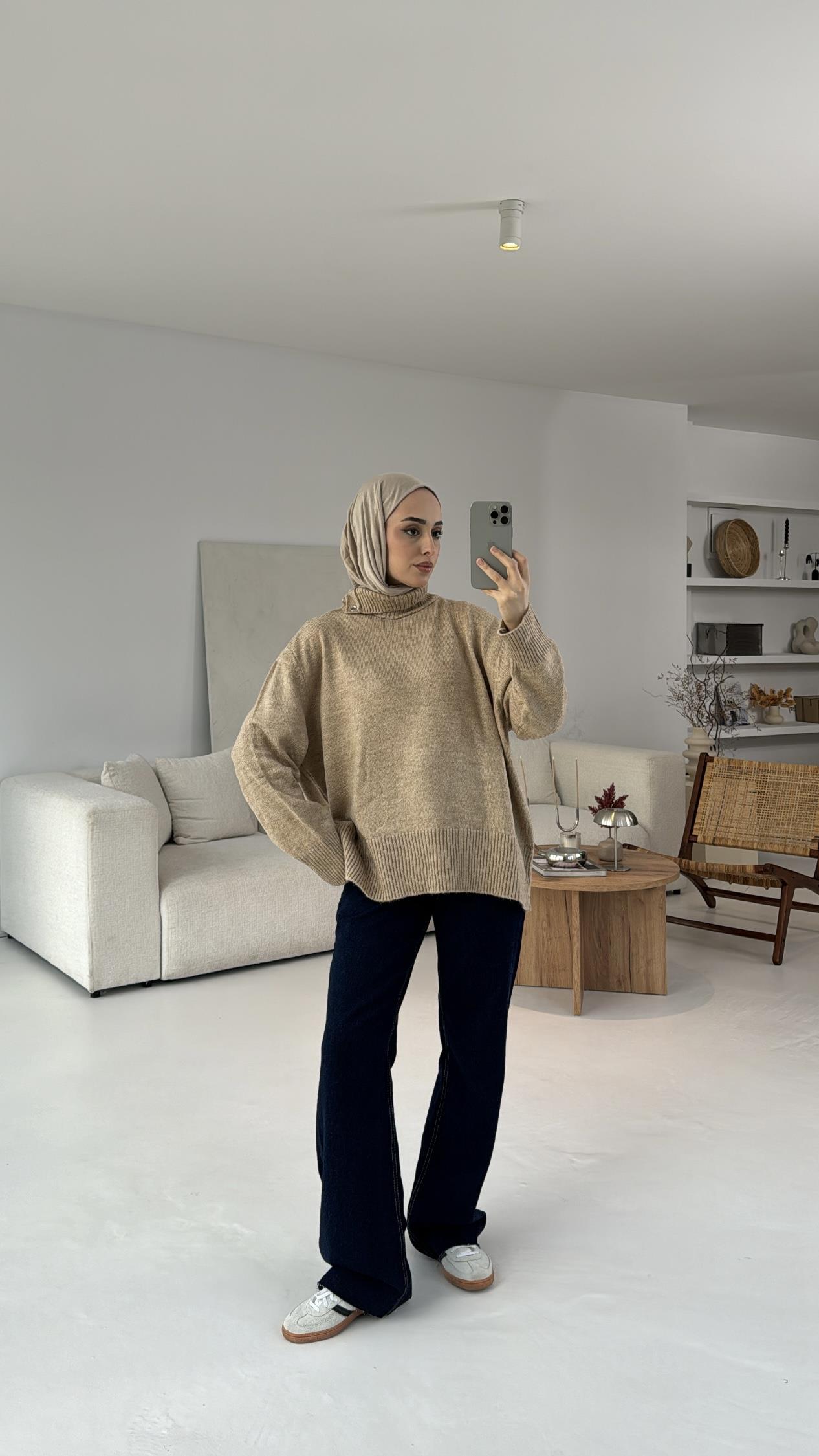 Yaka Kısmı Çıtçıtlı Triko