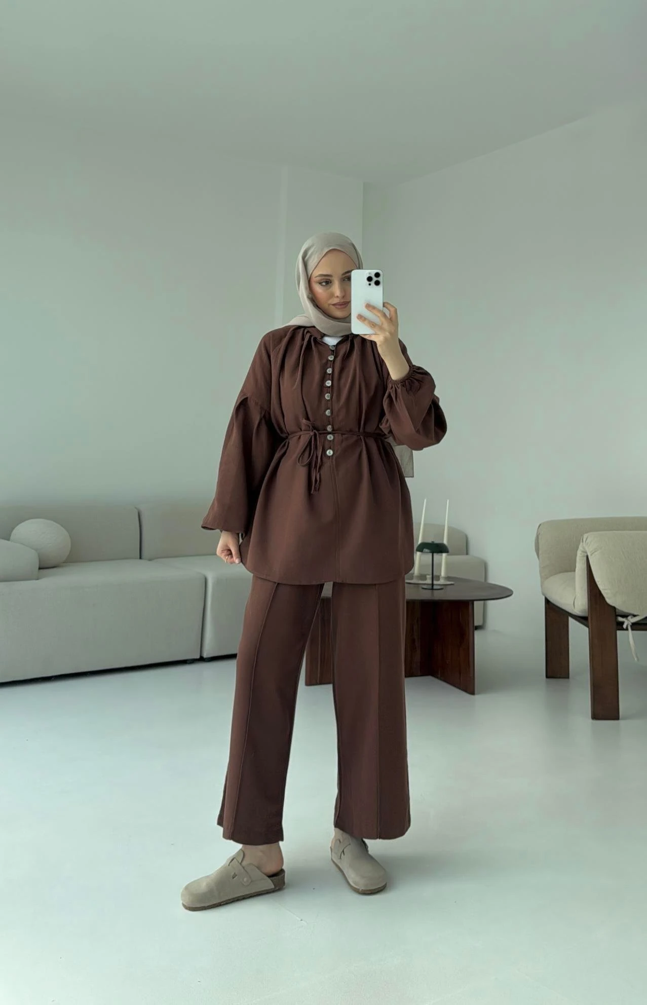 Yarım Düğme Detaylı Takım Kahve