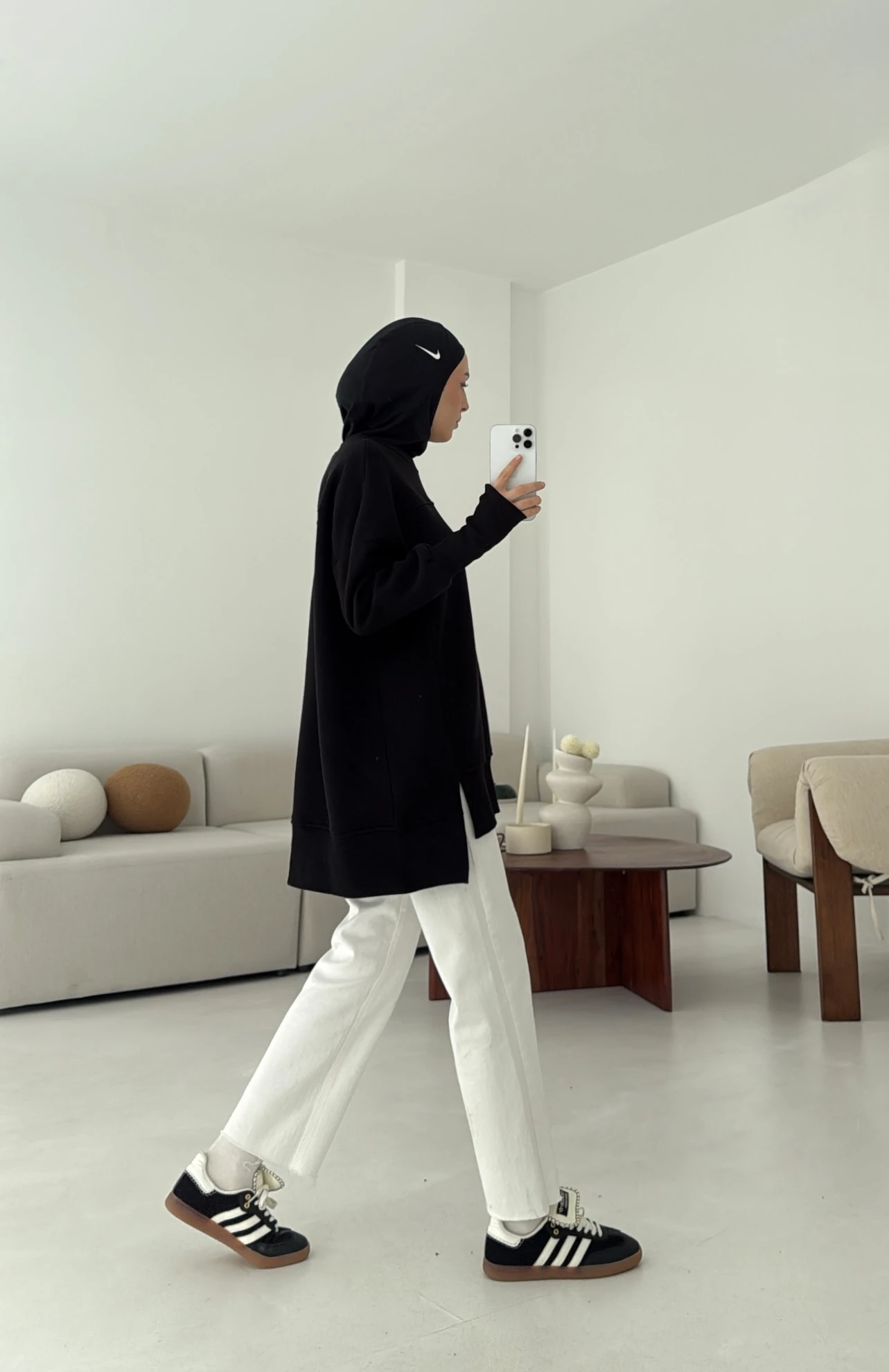 Parmak Geçmeli Asimetri Kesim Sweat Siyah