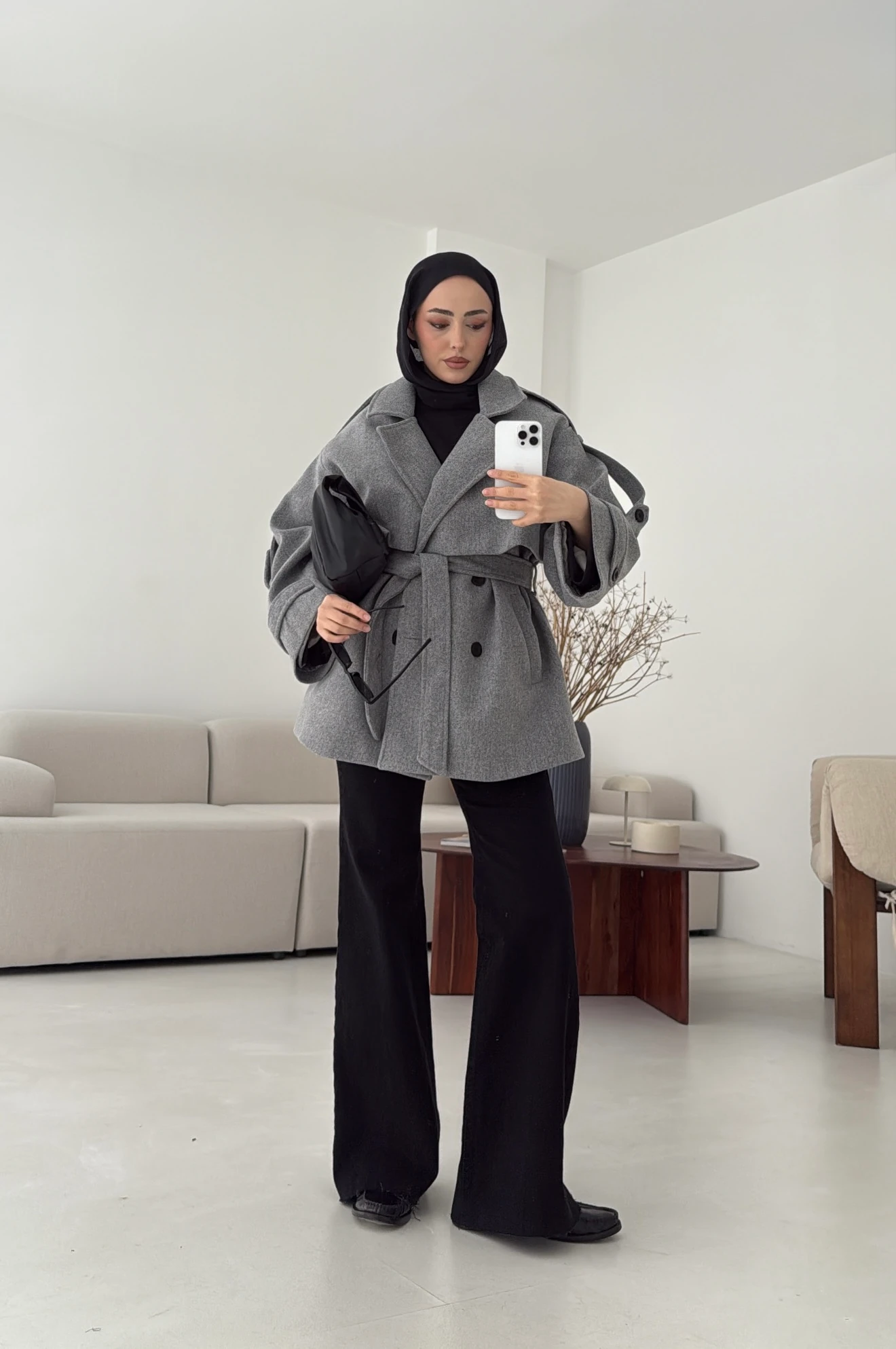 Gri Düğmeli Kol Manşetli Kaşe Kaban