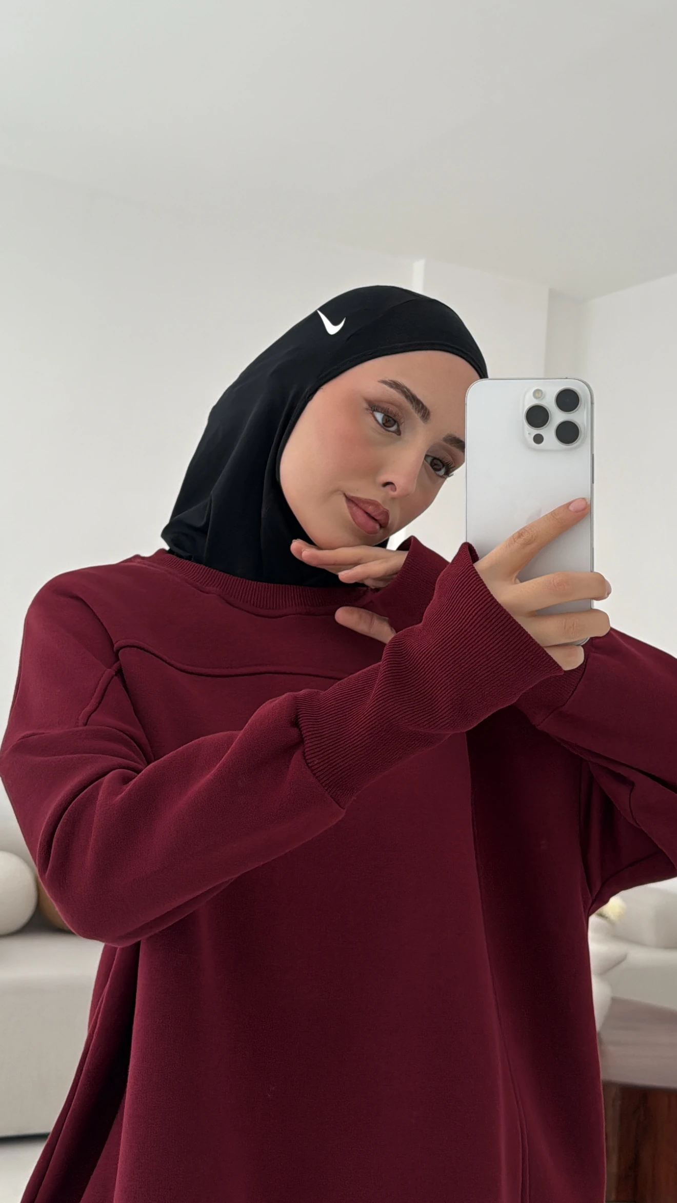 Parmak Geçmeli Asimetri Kesim Sweat Bordo