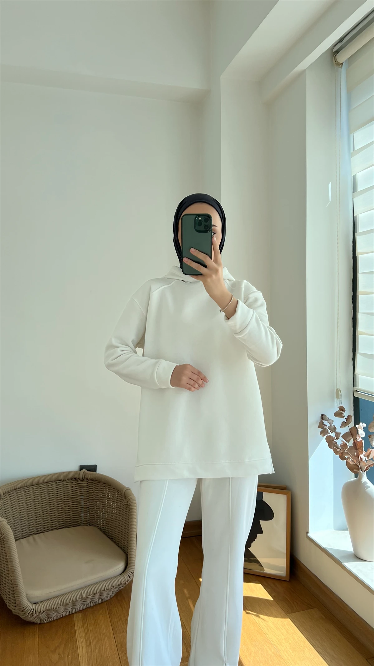 Yırtmaç Detaylı Takım Beyaz