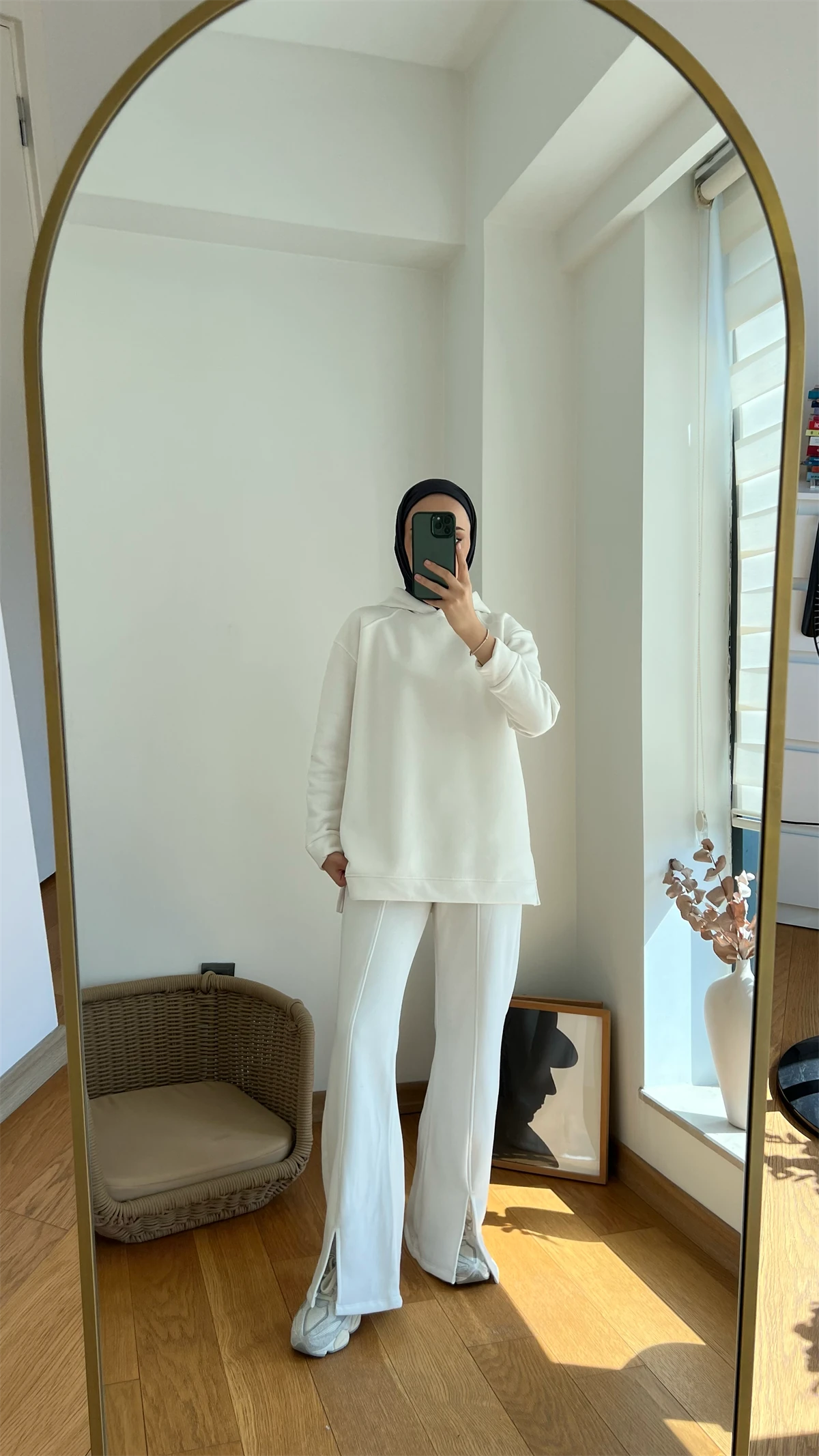 Yırtmaç Detaylı Takım Beyaz