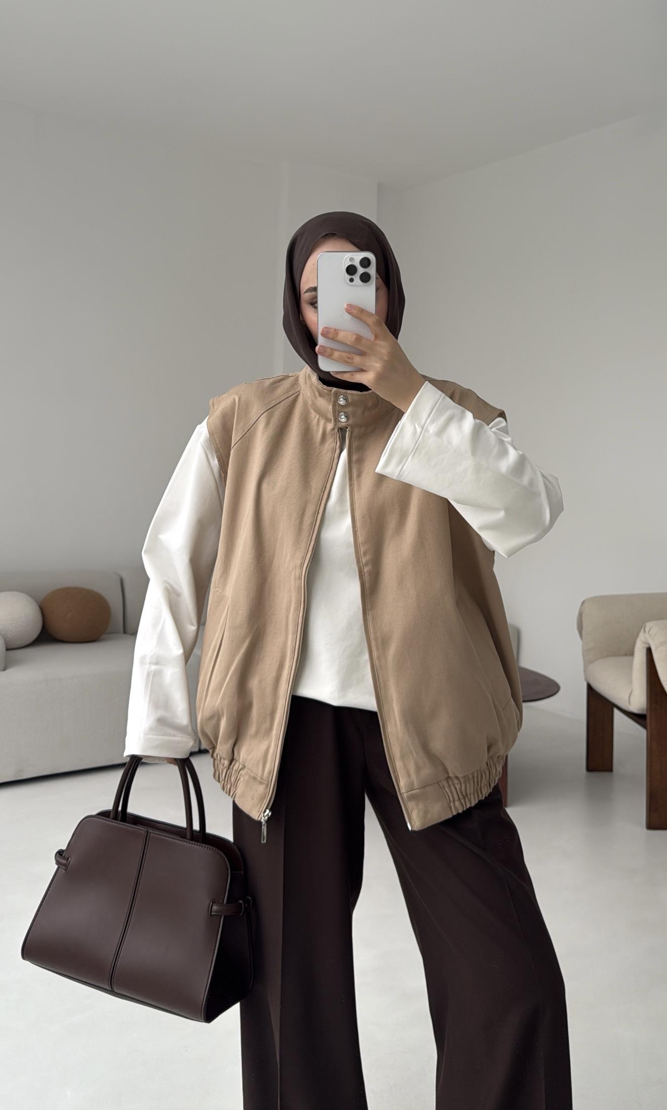Dik Yaka Bej Gabardin Yelek