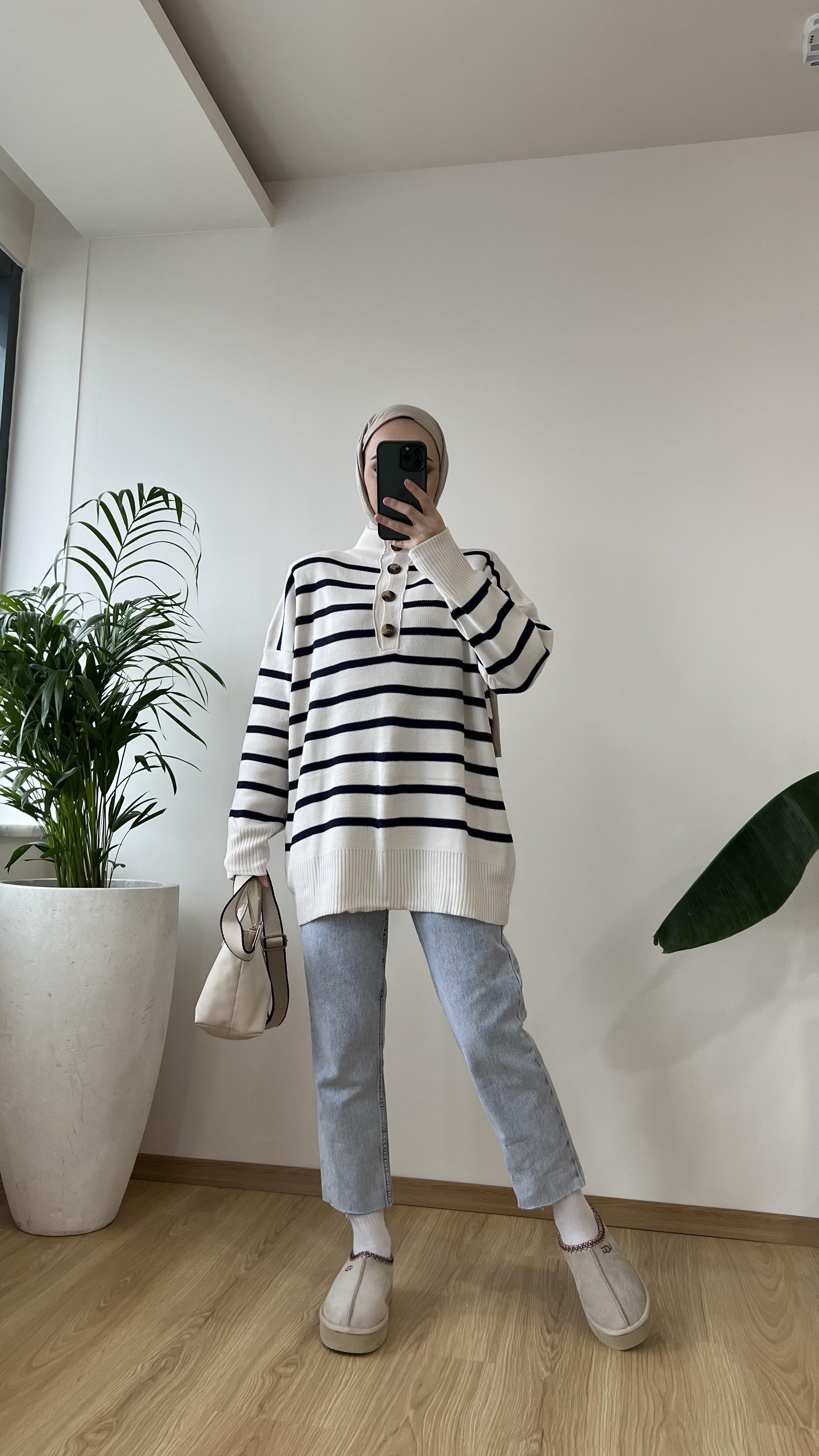 Düğmeli Triko Krem Lacivert