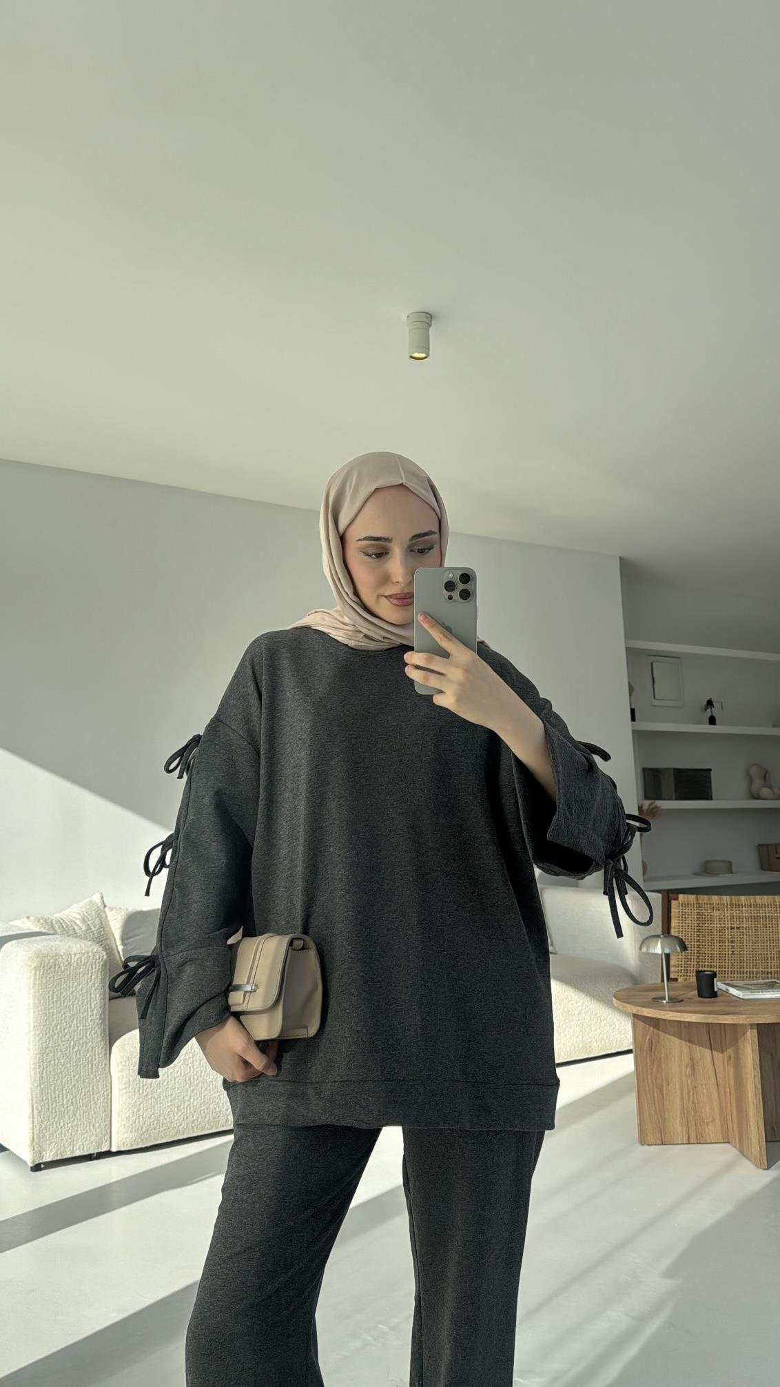 Kolları Detaylı Takım Koyu Gri