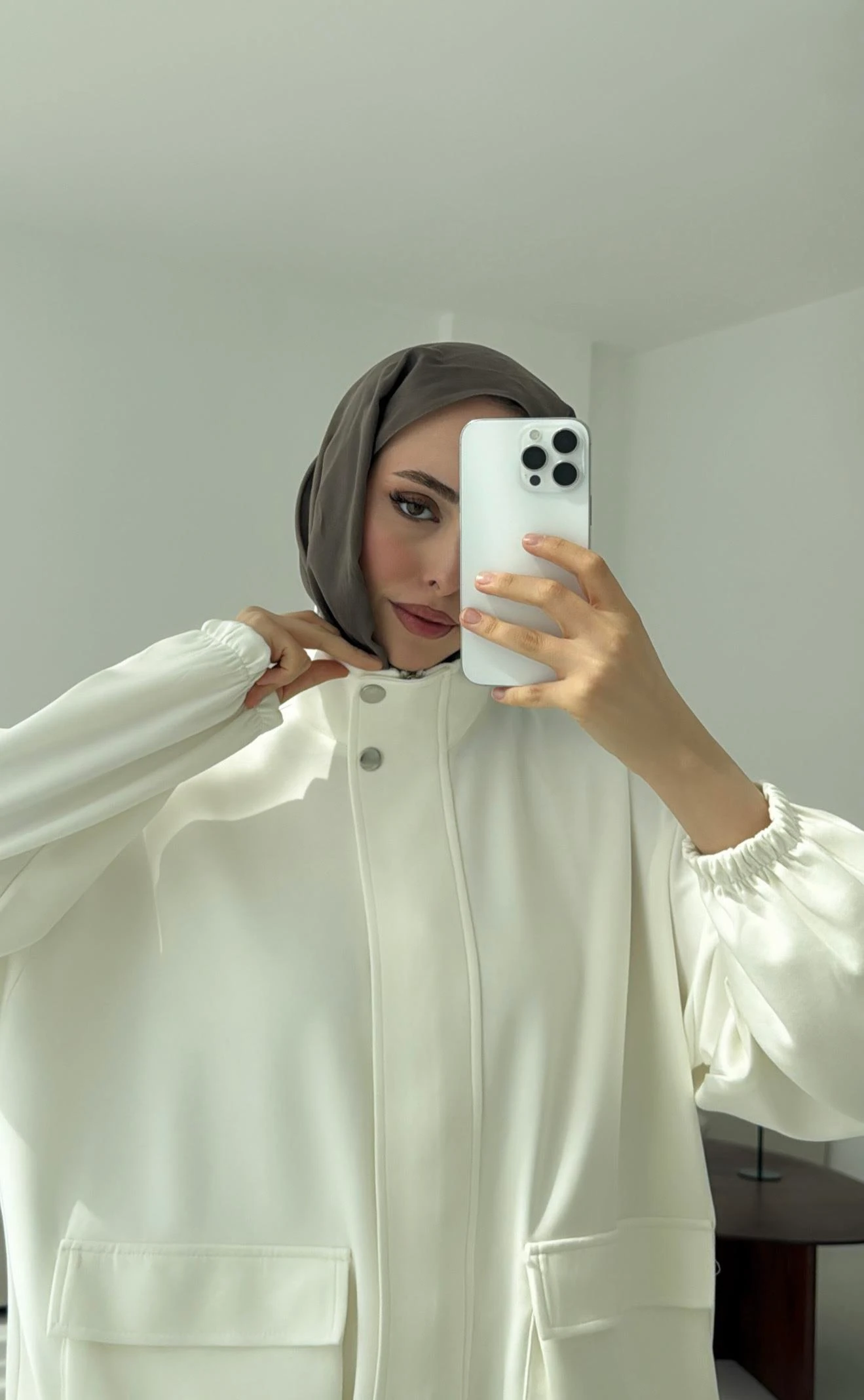 Omuz Apoletli Takım Beyaz