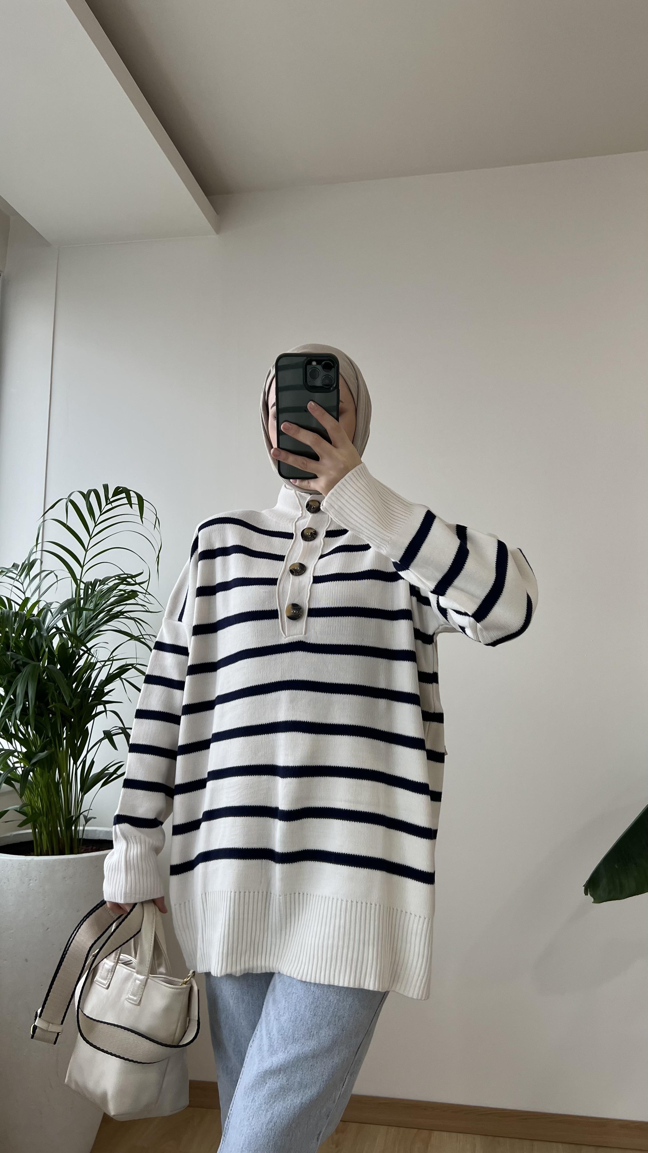 Düğmeli Triko Krem Lacivert