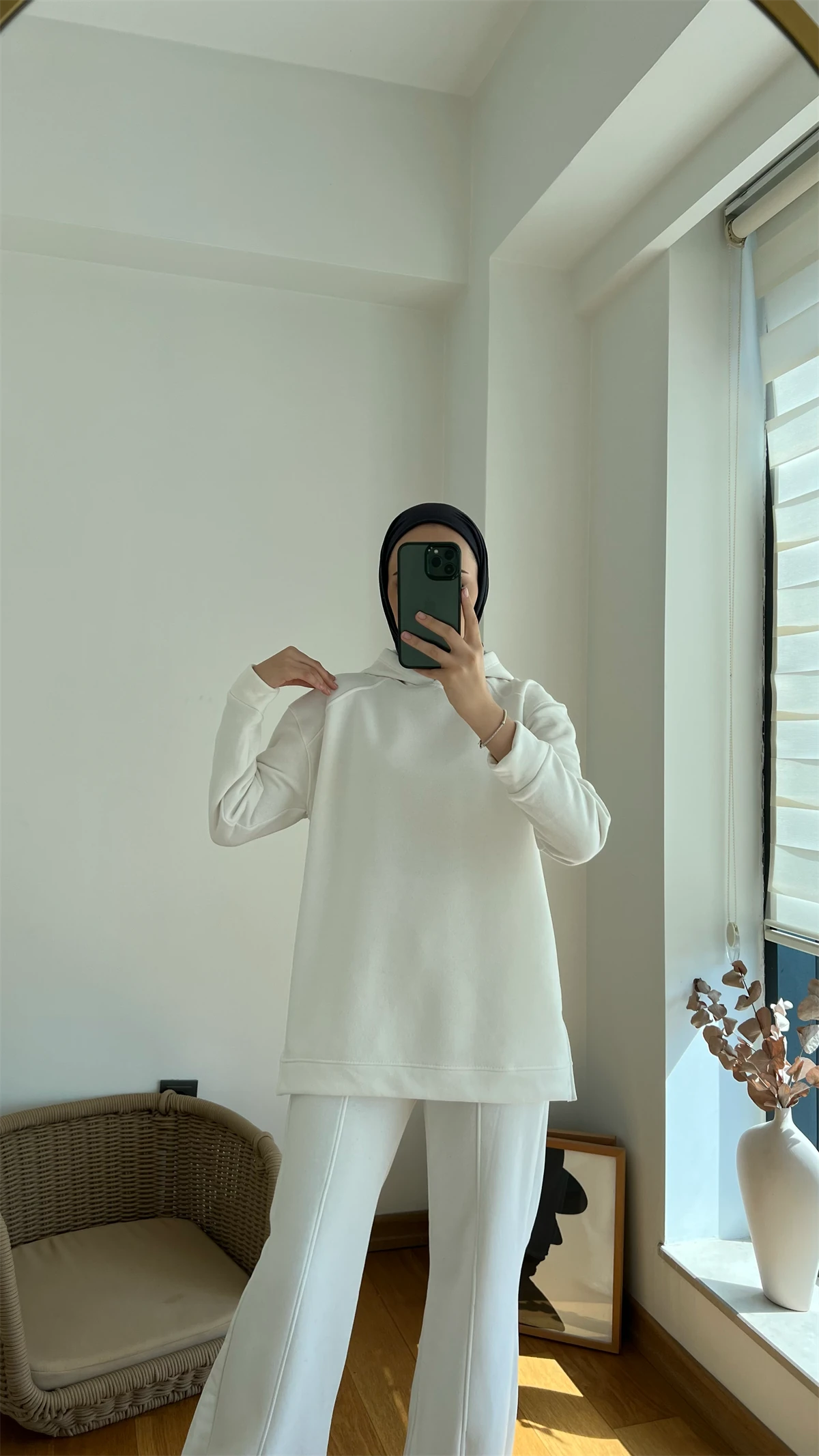 Yırtmaç Detaylı Takım Beyaz