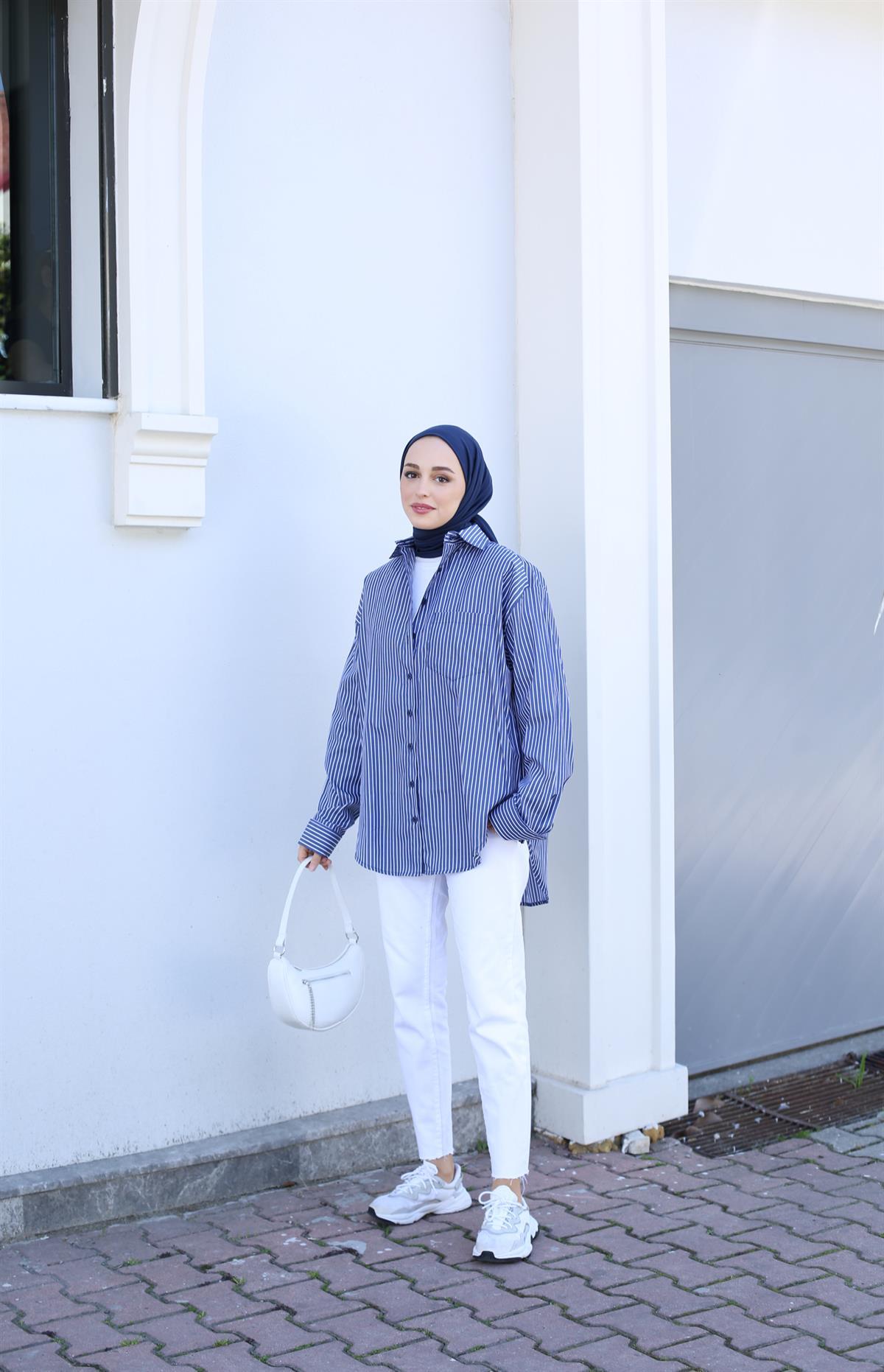 Tek Cep Detaylı Çizgili Gömlek Lacivert