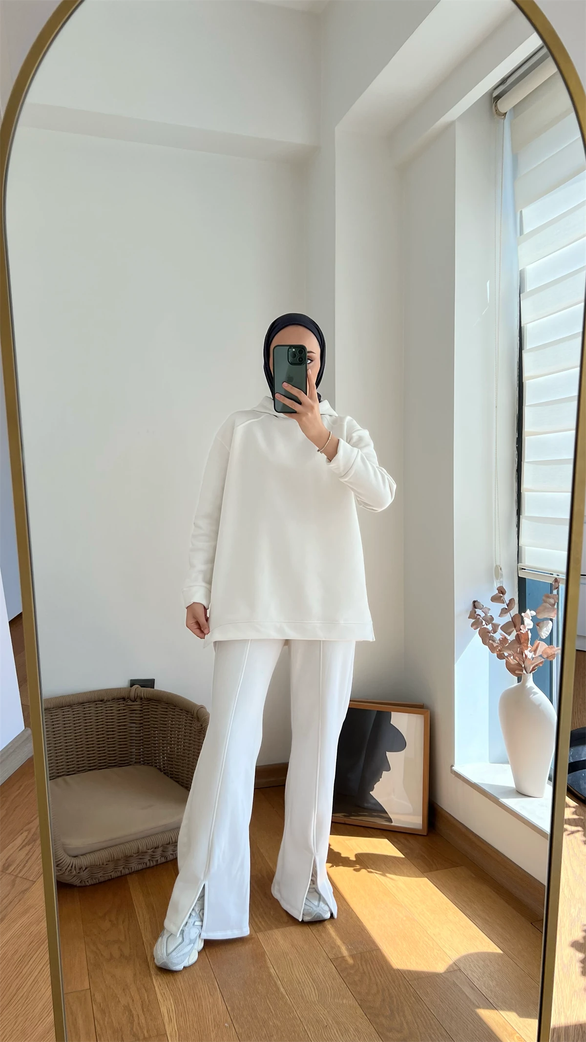 Yırtmaç Detaylı Takım Beyaz